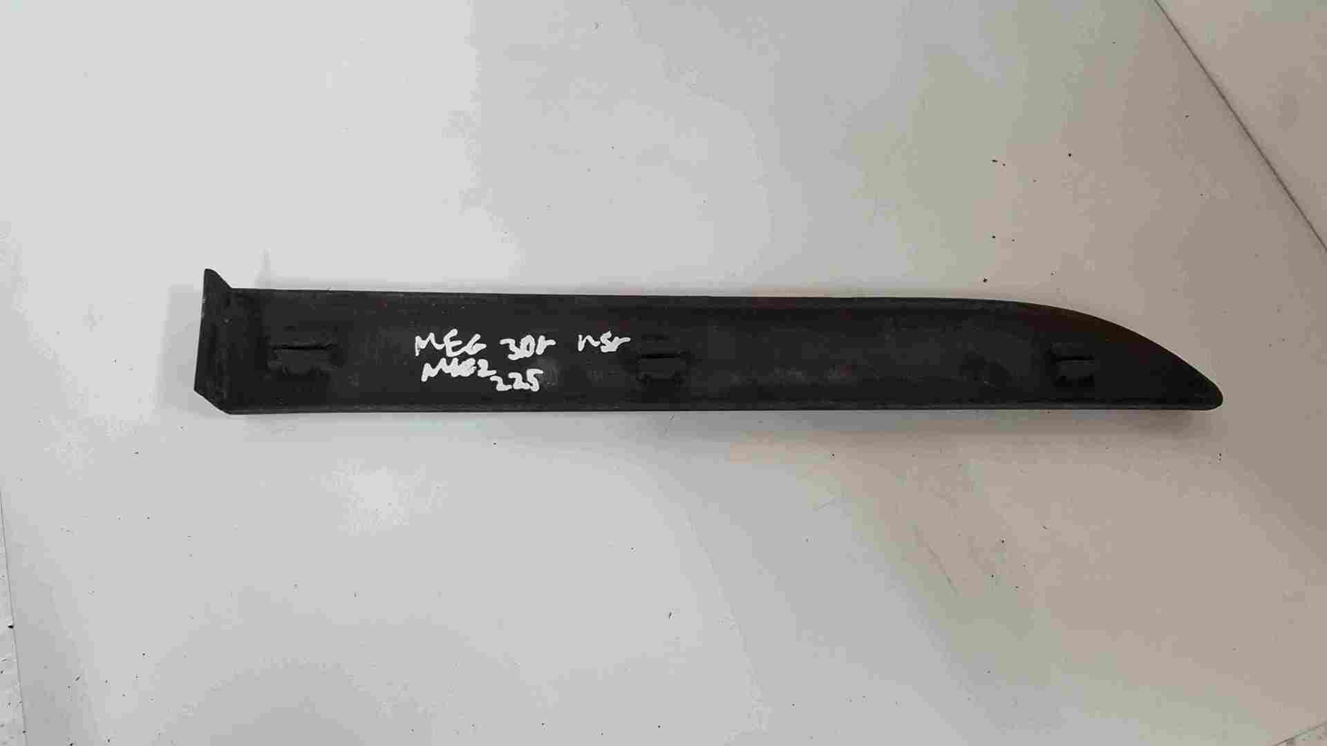 Thumb 2 Renault Megane Sport MK2 2002-2008 225 Passenger NSR Rear Moulding Trim