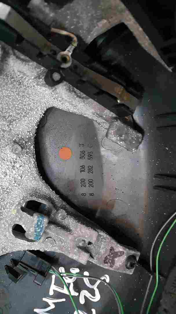 Thumb 3 Renault Megane Sport MK2 2002-2008 225 Steering Wheel 8200106306 8200282593