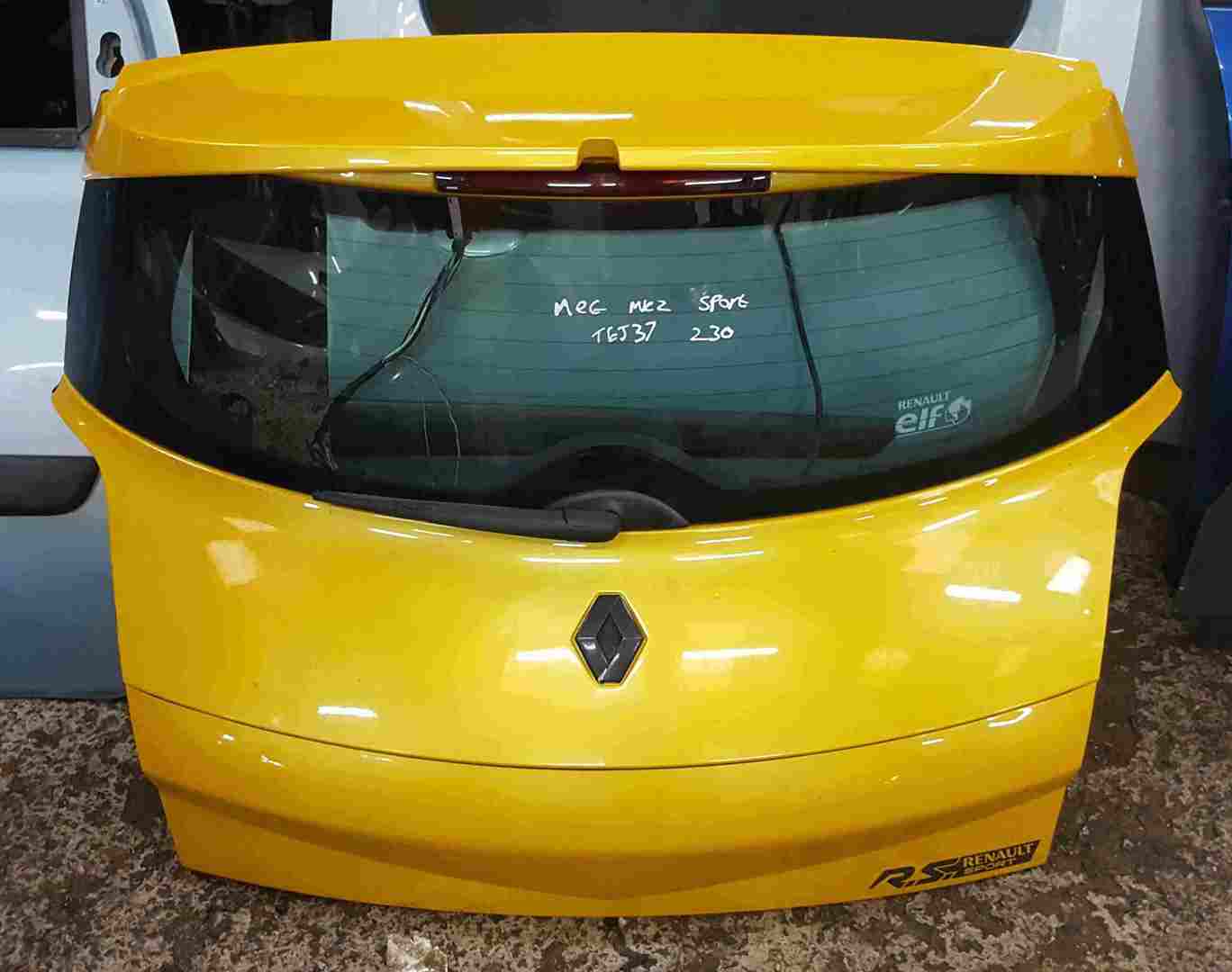 Thumb 3 Renault Megane Sport MK2 2002-2008 230 225 Rear Tailgate Boot Liquid Yellow