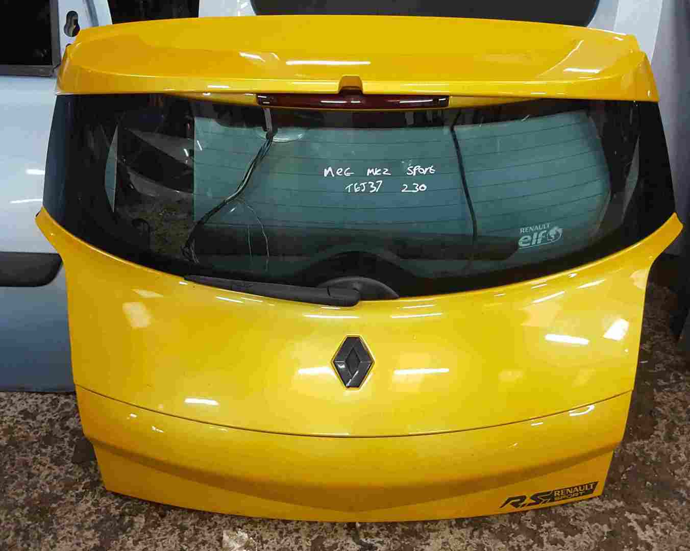 Renault Megane Sport MK2 2002-2008 230 225 Rear Tailgate Boot Liquid Yellow