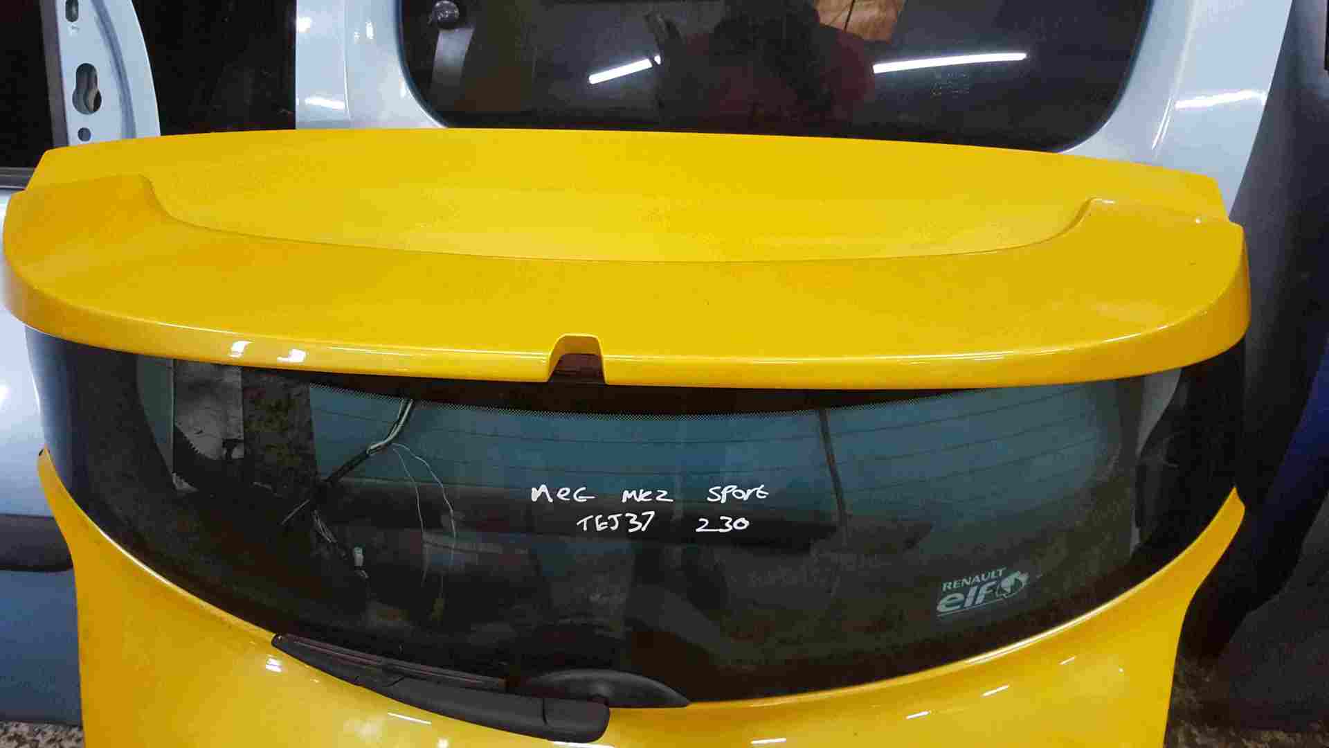 Thumb 4 Renault Megane Sport MK2 2002-2008 230 225 Rear Tailgate Boot Liquid Yellow