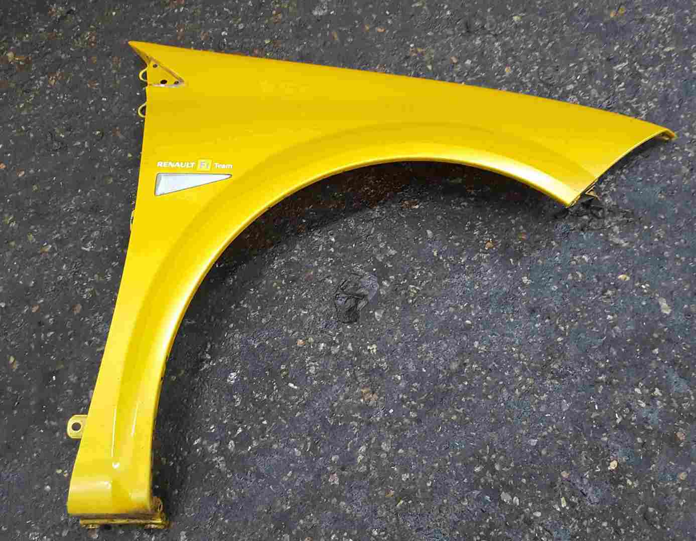Thumb 3 Renault Megane Sport MK2 2002-2008 230 Drivers OS Wing Liquid Yellow