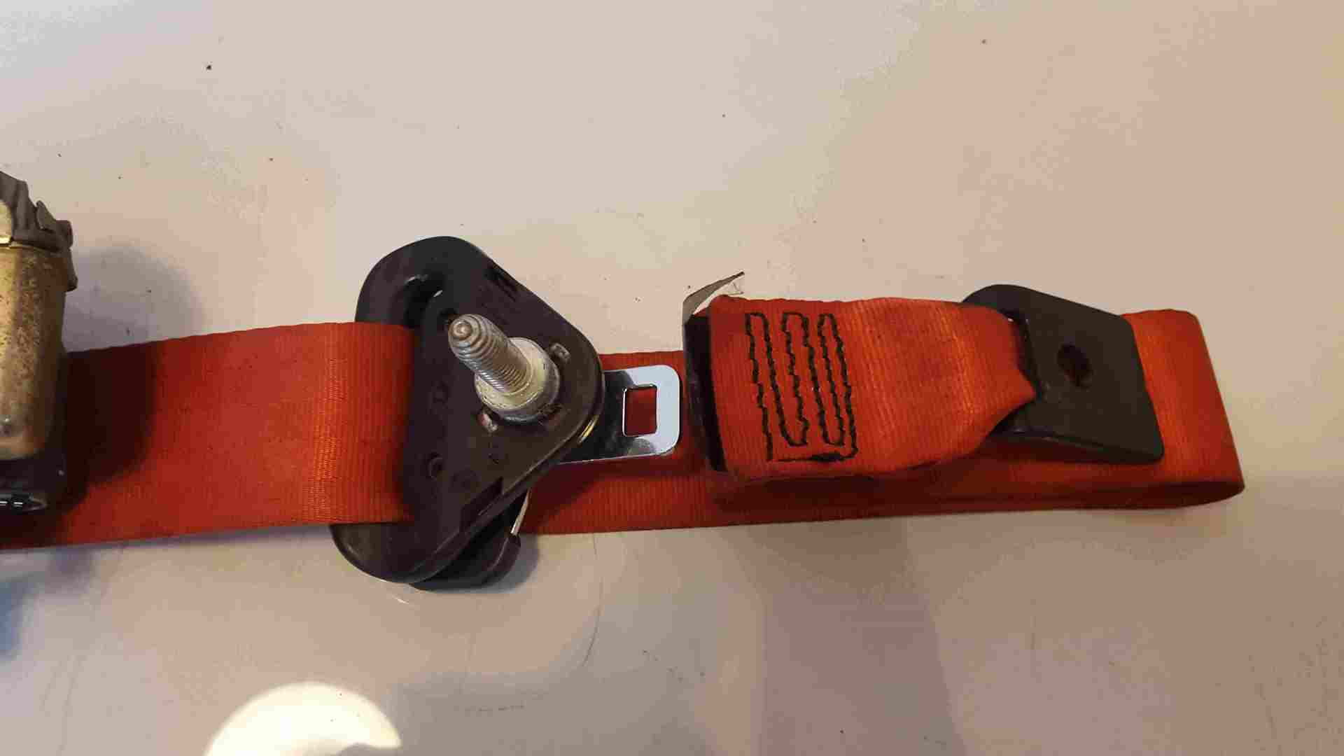 Thumb 2 Renault Megane Sport MK2 2002-2008 Drivers OSR Rear Seat Belt Red 3dr