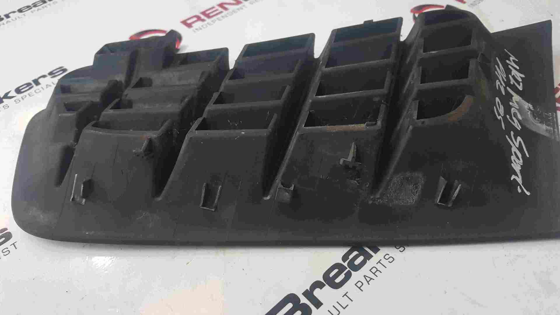 Thumb 2 Renault Megane Sport MK2 2006-2008 Drivers OSF Front Bumper Grill Insert