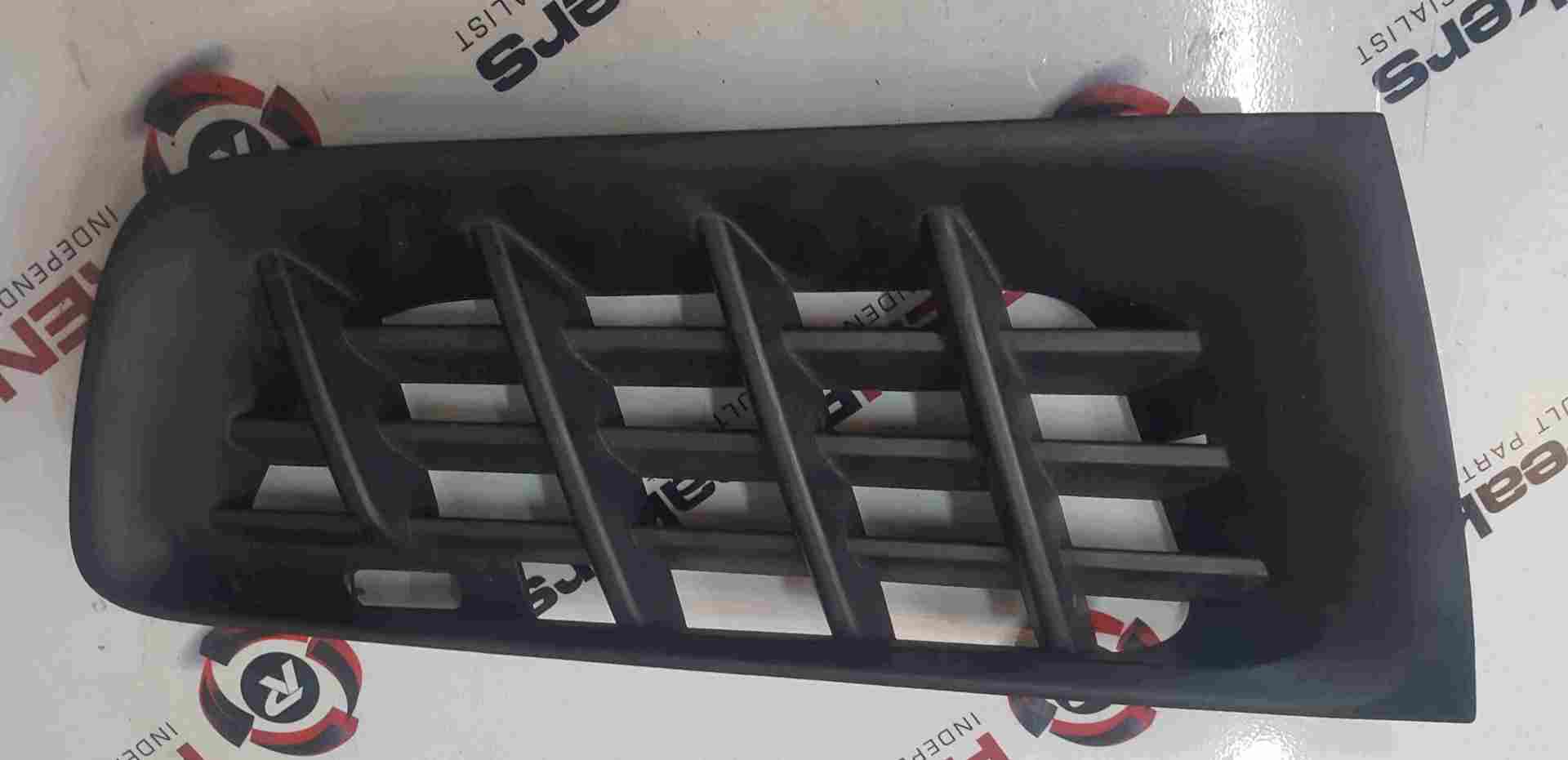 Renault Megane Sport MK2 2006-2008 Drivers OSF Front Bumper Grill Insert