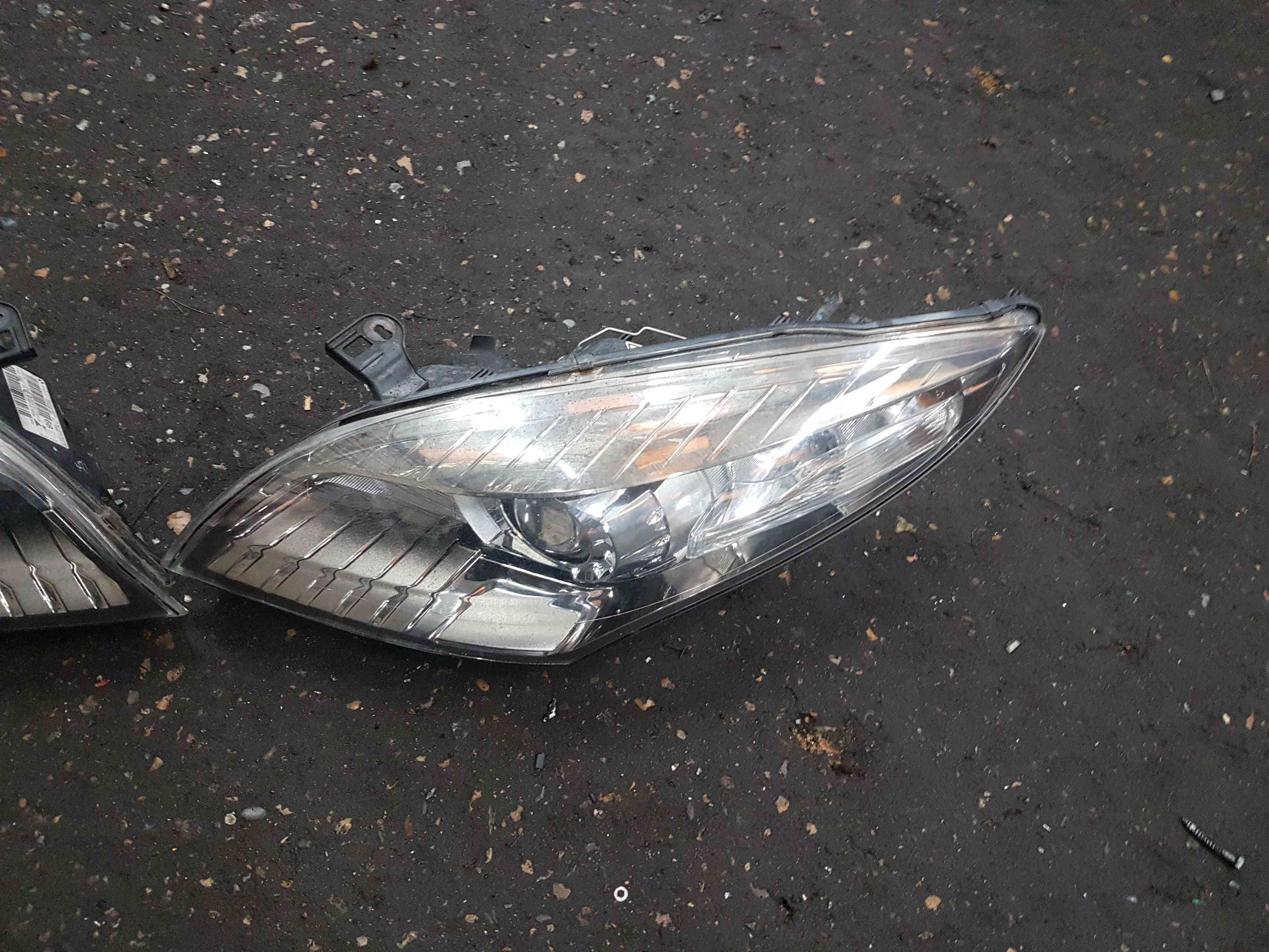 Thumb 4 Renault Megane Sport MK3 2008-2012 Xenon Headlights Pair OSF Nsf 260100022R