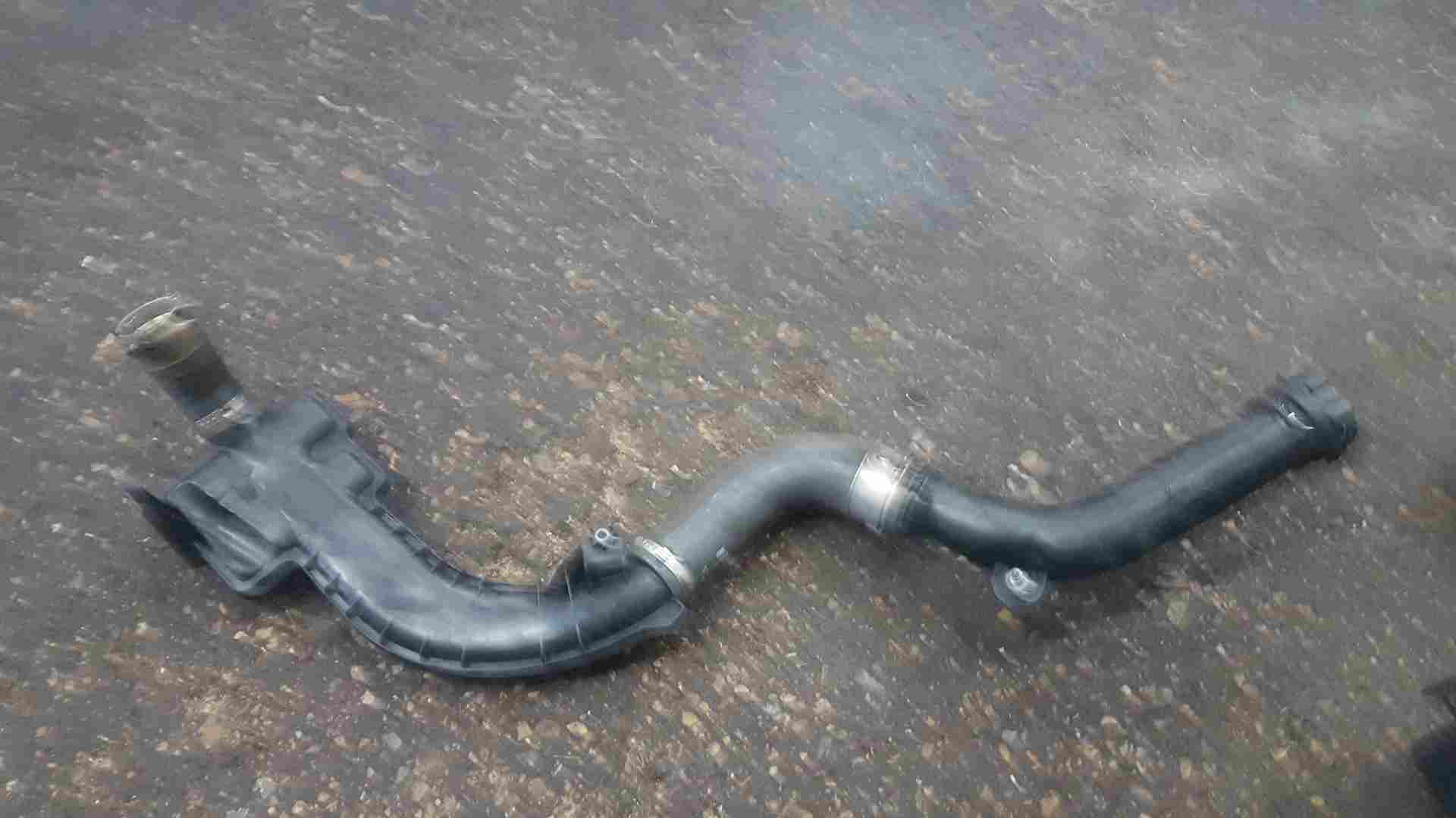 Thumb 7 Renault Megane MK3 2008-2010 1.4 TCE Turbo To Intercooler Pipe Hose 8200860017