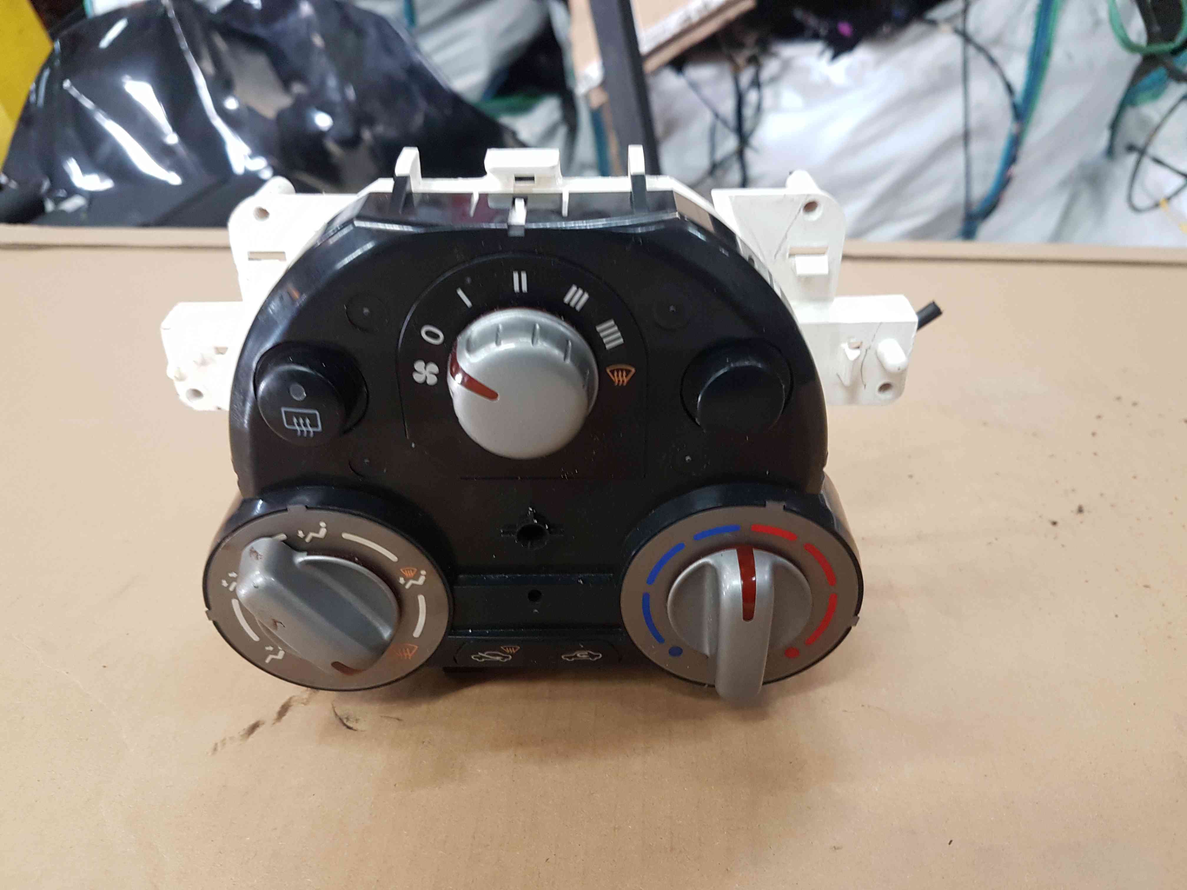 Thumb 2 Renault Micra K13 2010-2017 Heater Controls Dials Switch Button