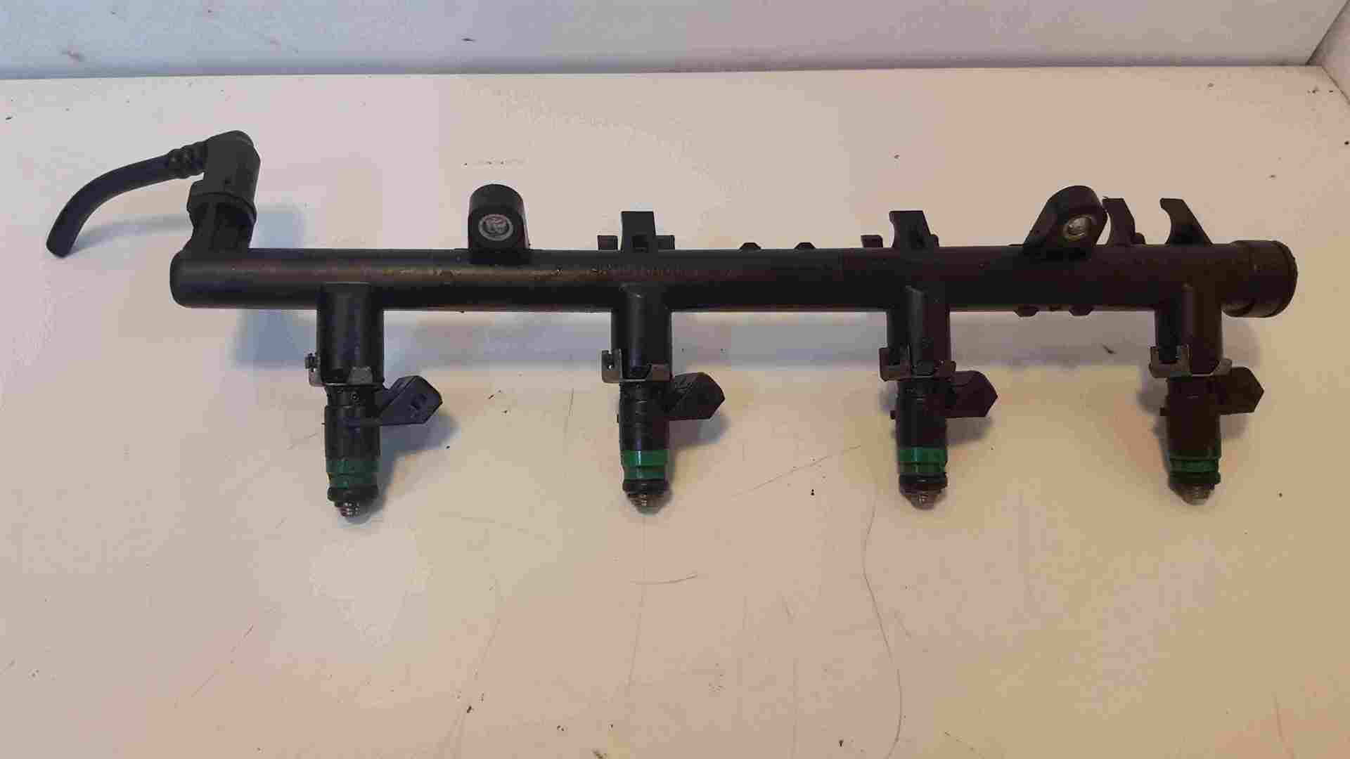 Renault Modus 2004-2008 1.6 16v Fuel Injectors X4 + Rail K4M 791 8200135504