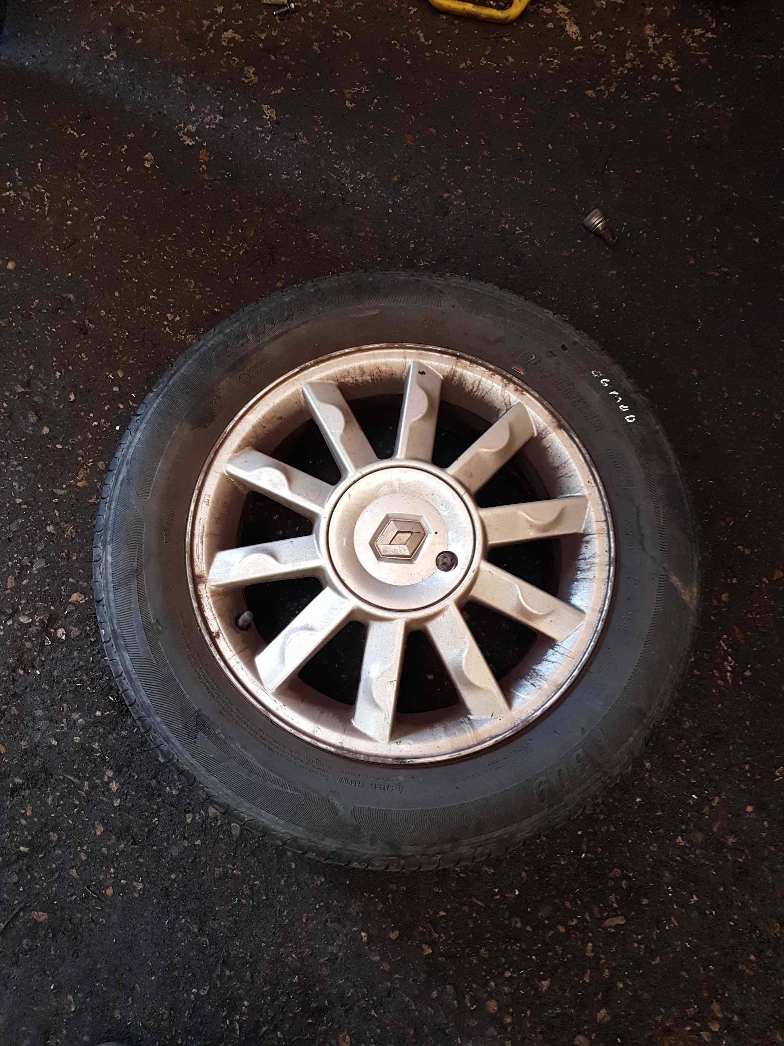 Thumb 2 Renault Modus 2004-2008 Alloy Wheel Kimono 15Inch Tyre + 195 60 15 3Mm Tread 3/5