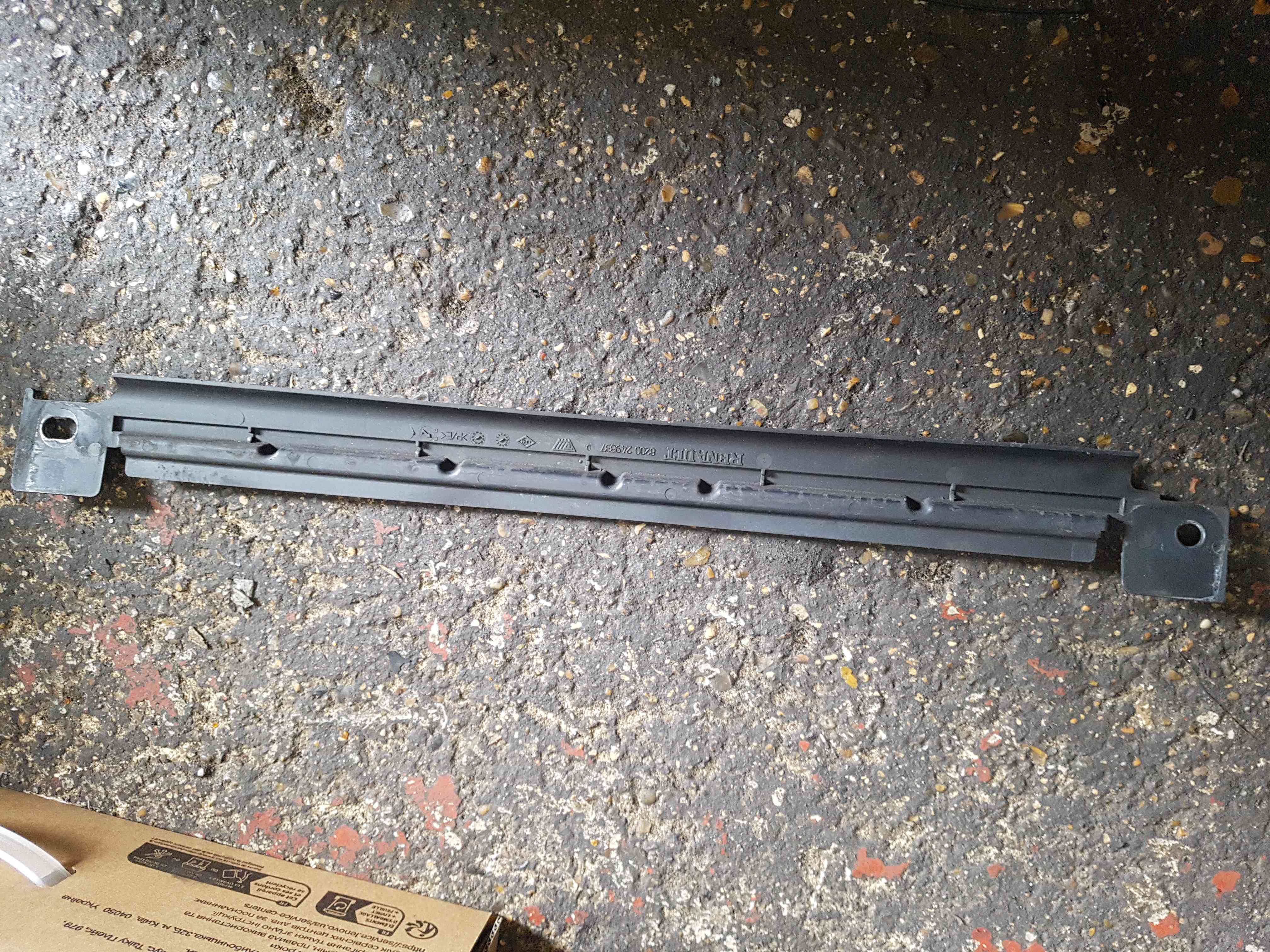 Thumb 3 Renault Modus 2004-2008 Center Intercooler AIR Guide Duct 