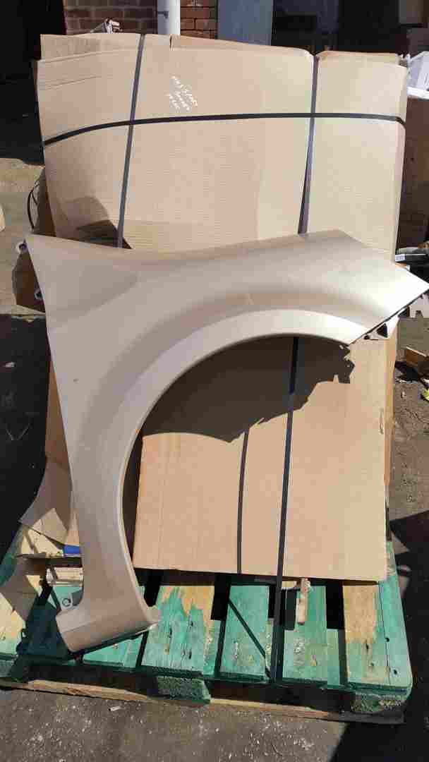 Thumb 2 Renault Modus 2004-2008 Drivers OS Wing Gold TED12