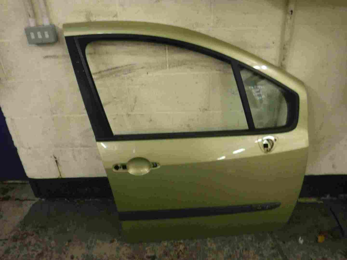 Renault Modus 2004-2008 Drivers OSF Front Door Green TED99