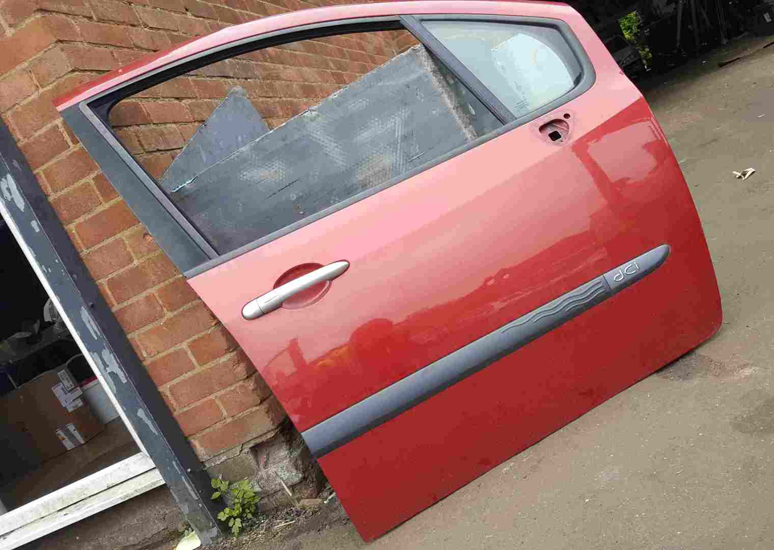 Renault Modus 2004-2008 Drivers OSF Front Door Red TEB76