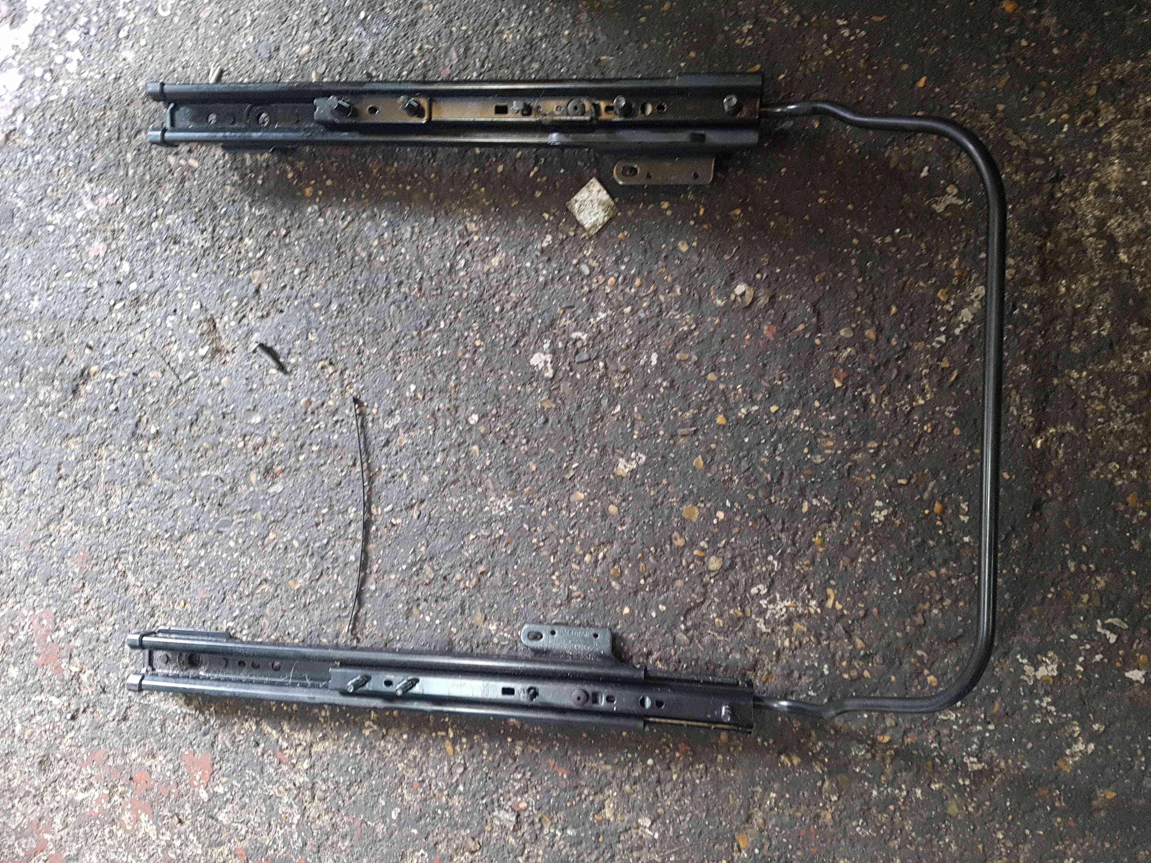 Renault Modus 2004-2008 Drivers OSF Front Seat Runners