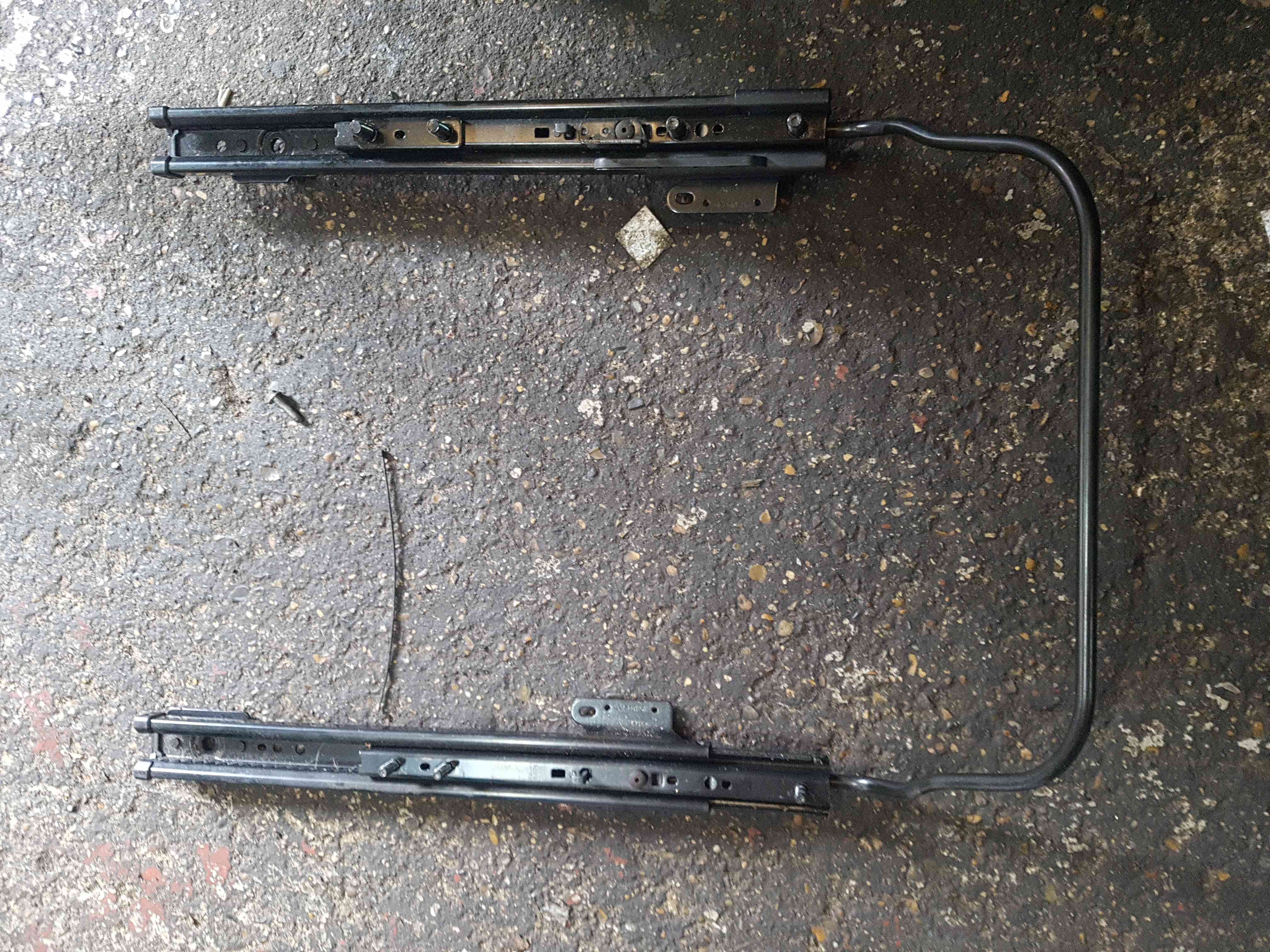 Thumb 2 Renault Modus 2004-2008 Drivers OSF Front Seat Runners