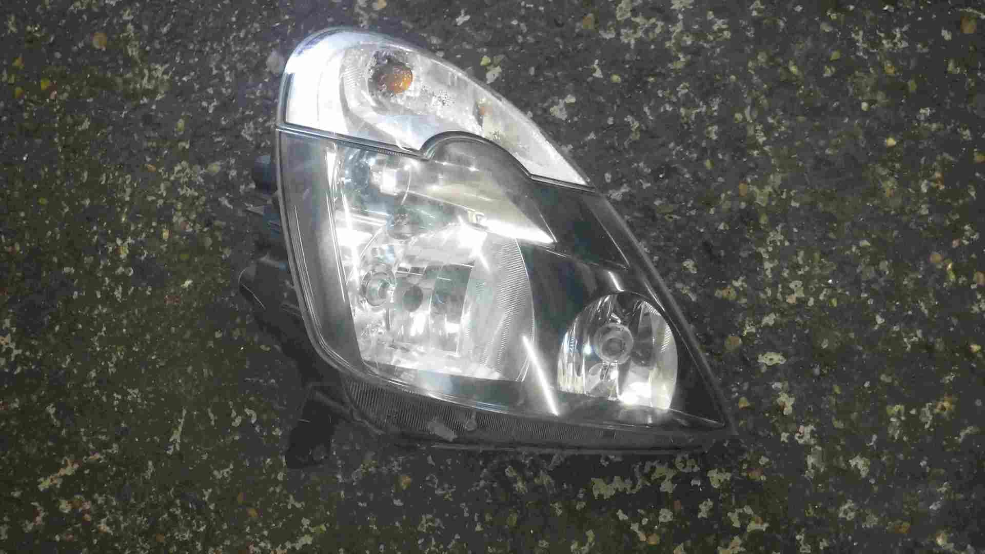 Renault Modus 2005-2008 Drivers OSF Front Headlight Clear Lens Black Backing