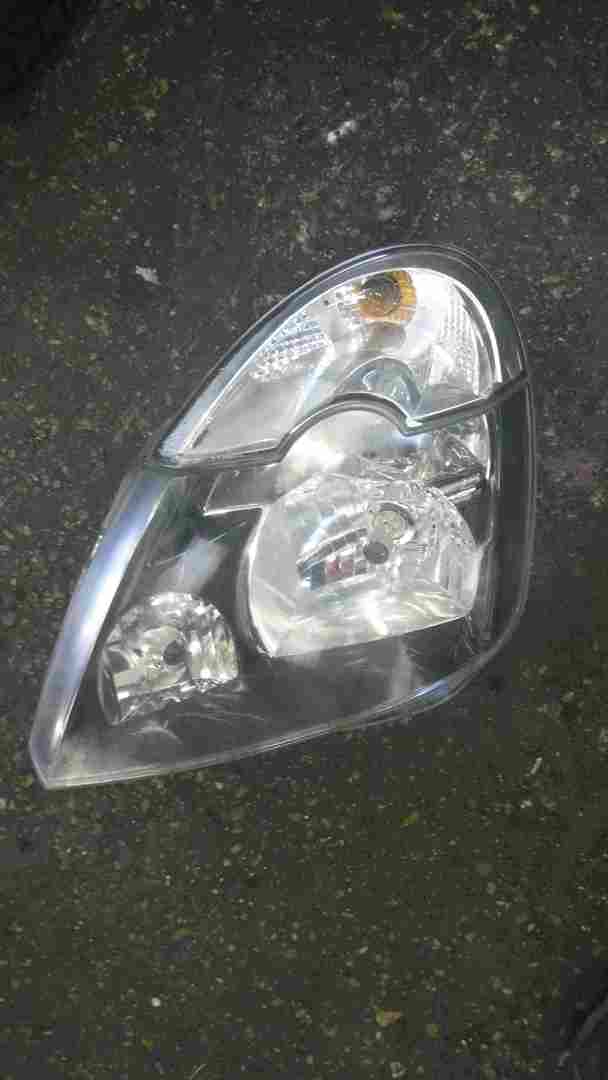 Renault Modus 2005-2008 Passenger NSF Front Headlight Clear Lens Black Backing