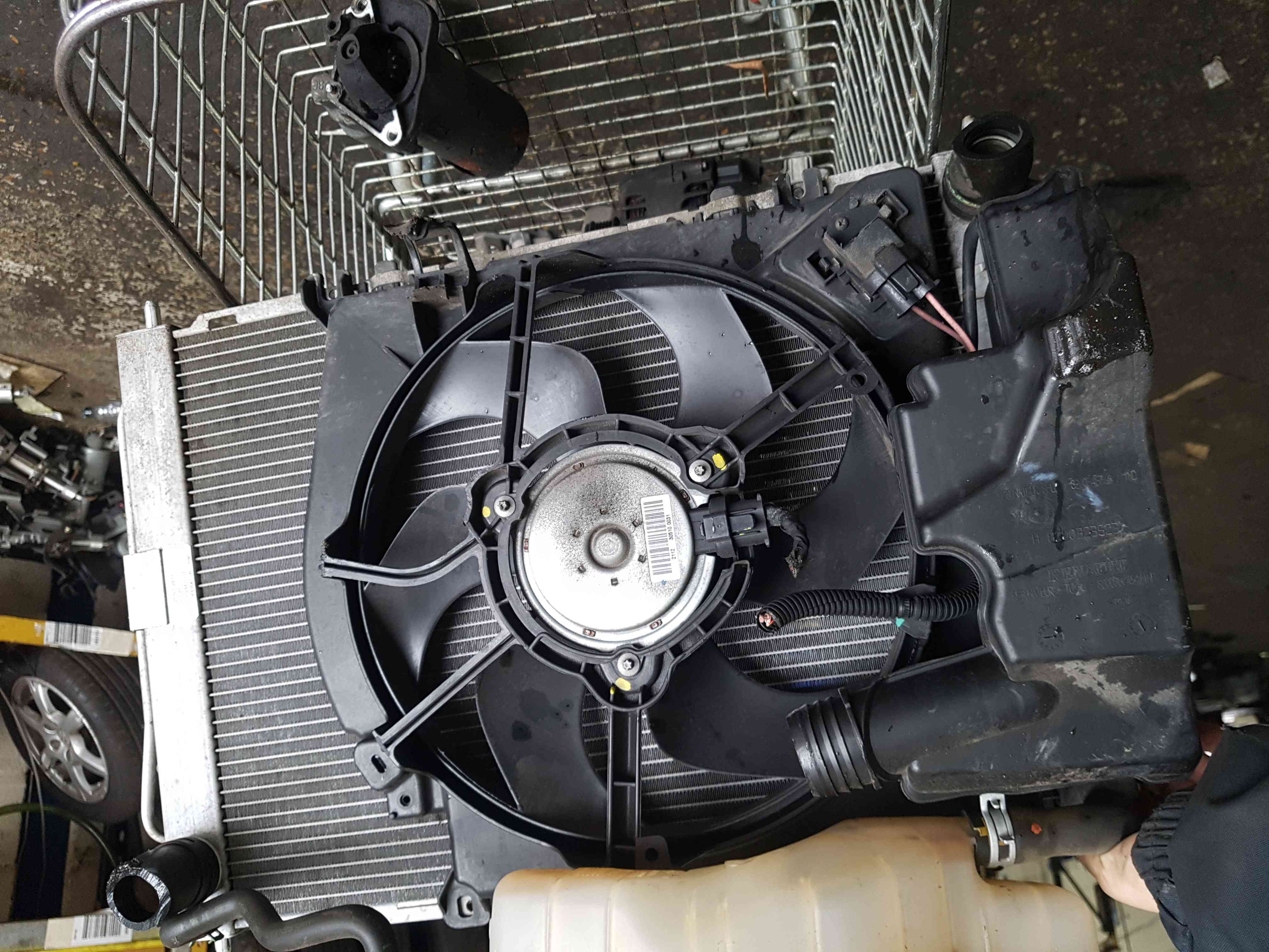 Thumb 4 Renault Modus MK1 2004-2008 1.4 1.6 16V Radiator RAD Pack + Cooling FAN