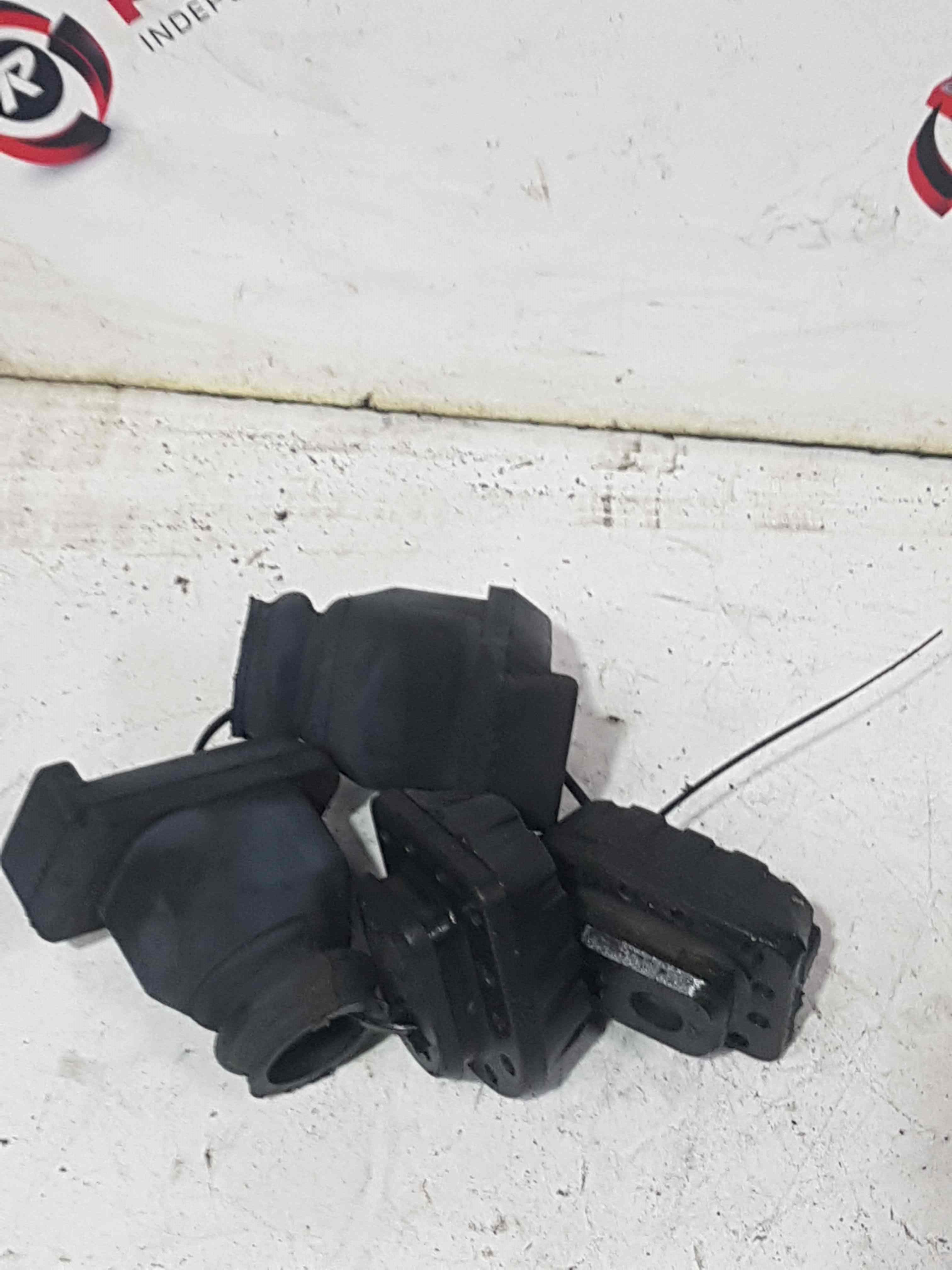 Thumb 4 Renault Modus MK1 2004-2008 Radiator Rubber Support Mounts Bush X4