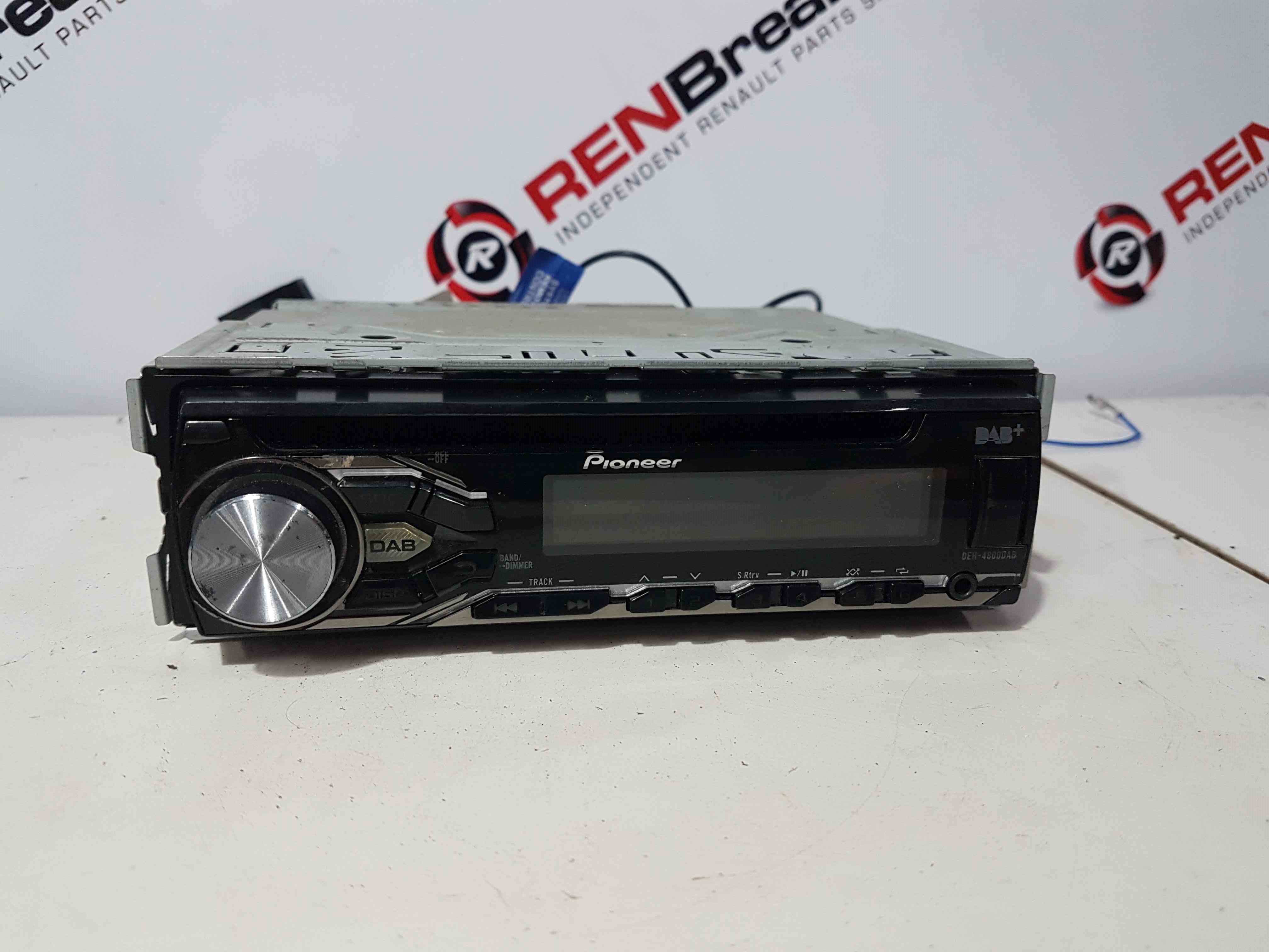 Thumb 7 Renault Pioneer Radio Cd Player USB DAB Aux Input DEH-4800DAB 2002-2025