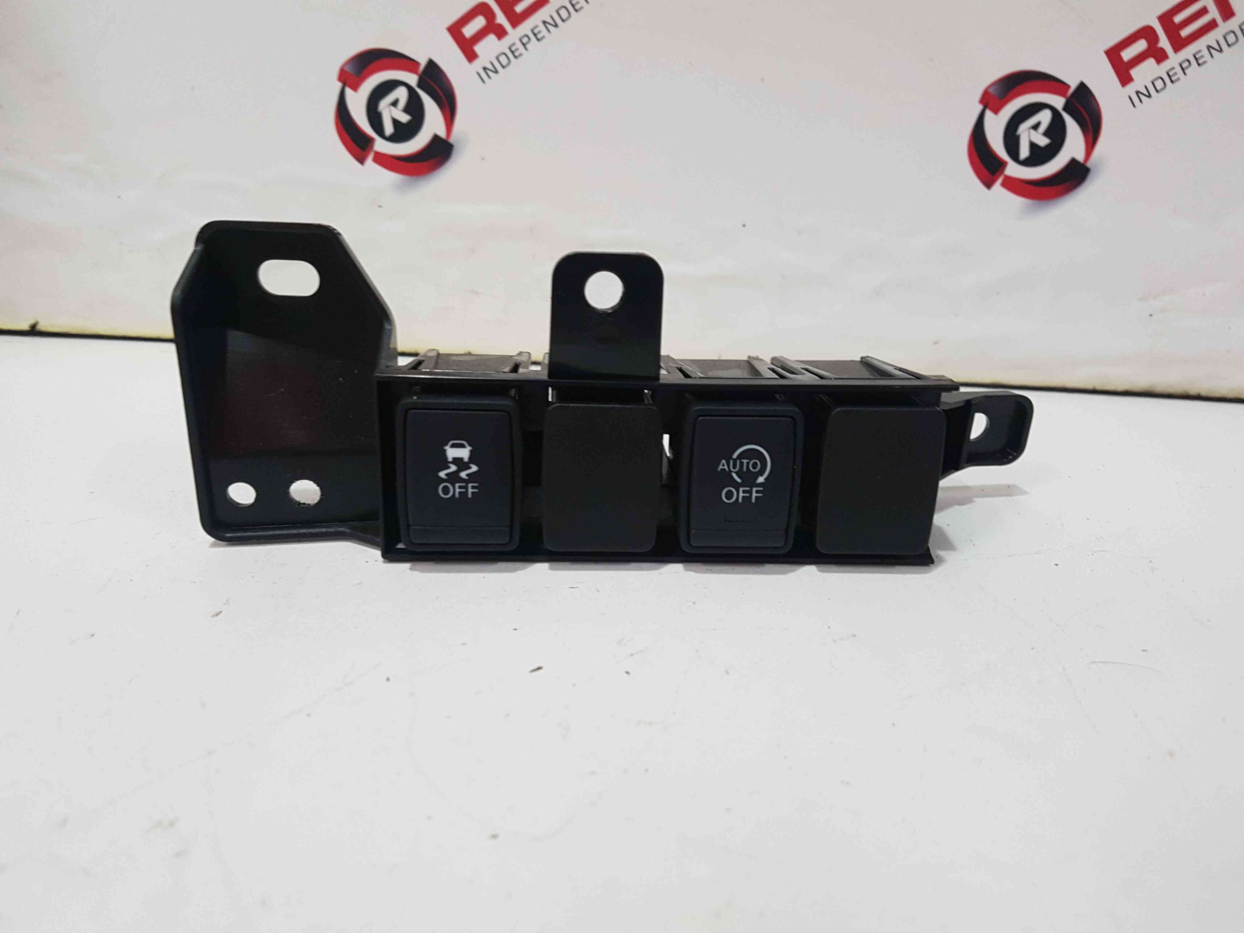 Thumb 3 Renault Qashqai MK2 2013-2017 Traction Control Switch Panel Button