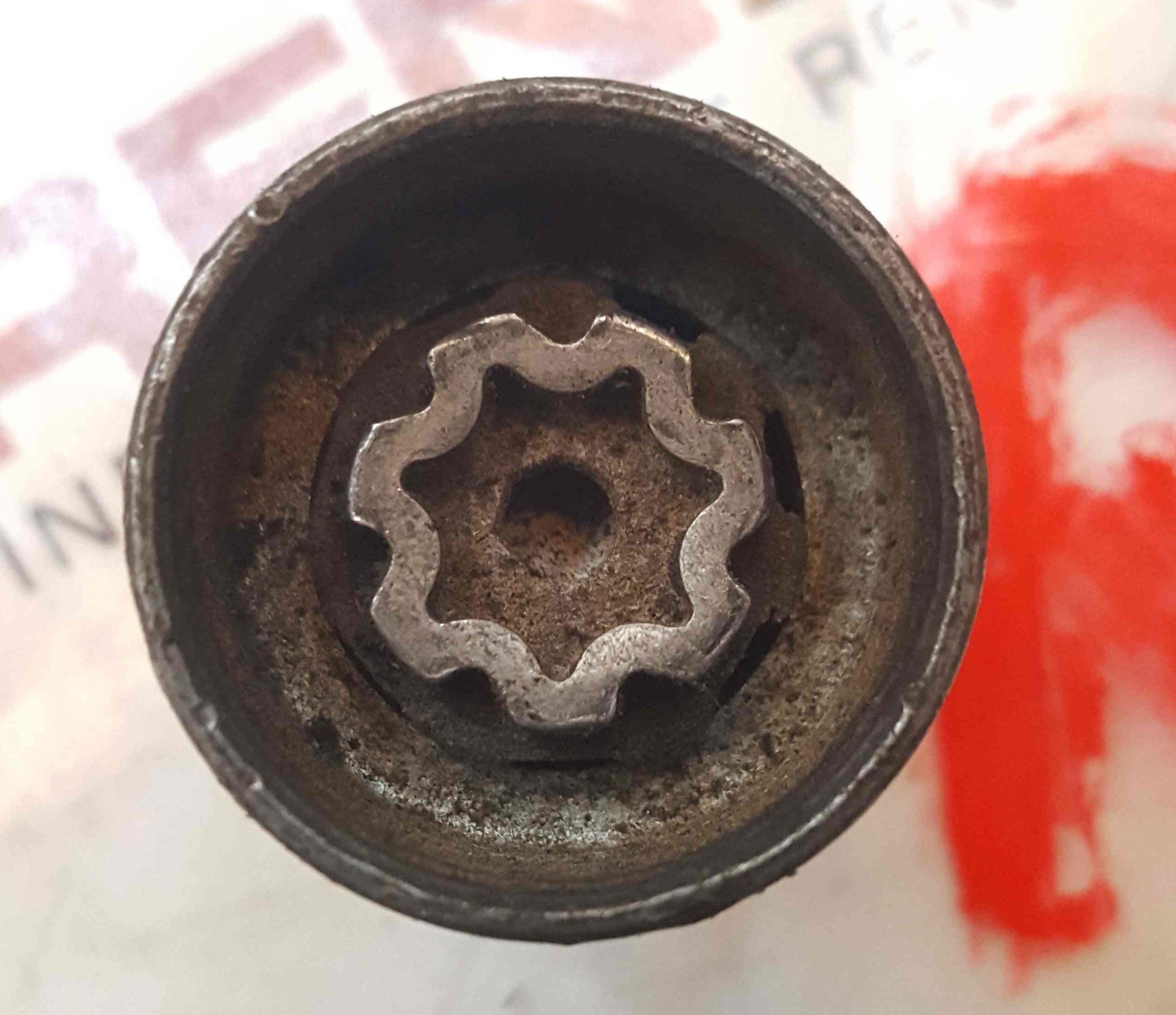 Renault R Locking Wheel NUT Security Bolt Removal KEY Code R 115 2000-2022