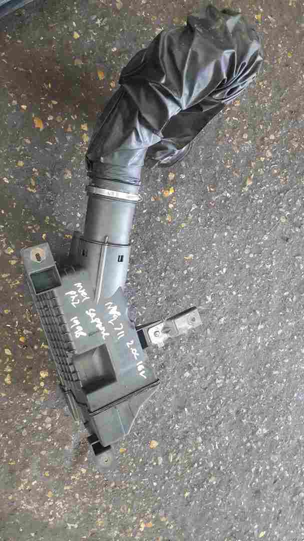 Thumb 2 Renault Safrane 1996-2000 2.0 16v Airbox Filter Housing 7700862475