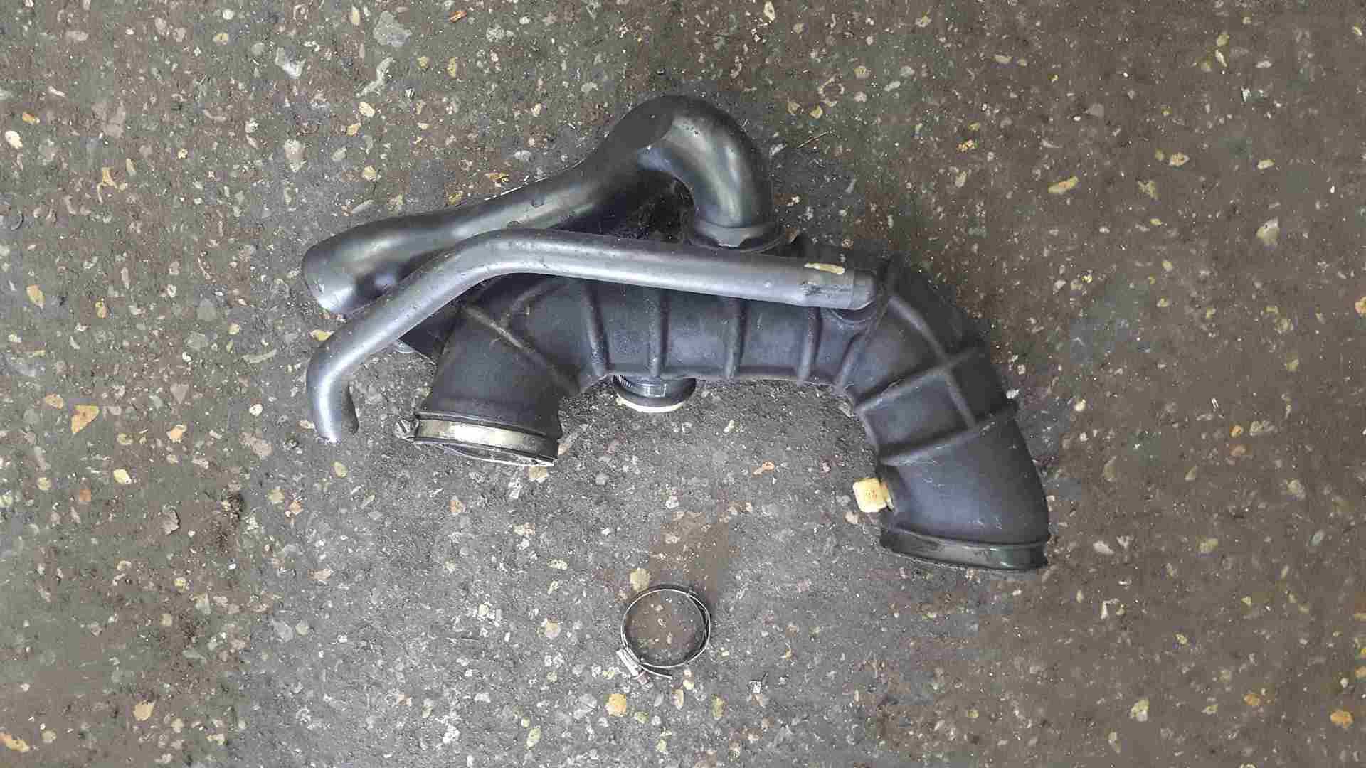 Renault Safrane 1996-2000 2.0 16v Airbox Pipe