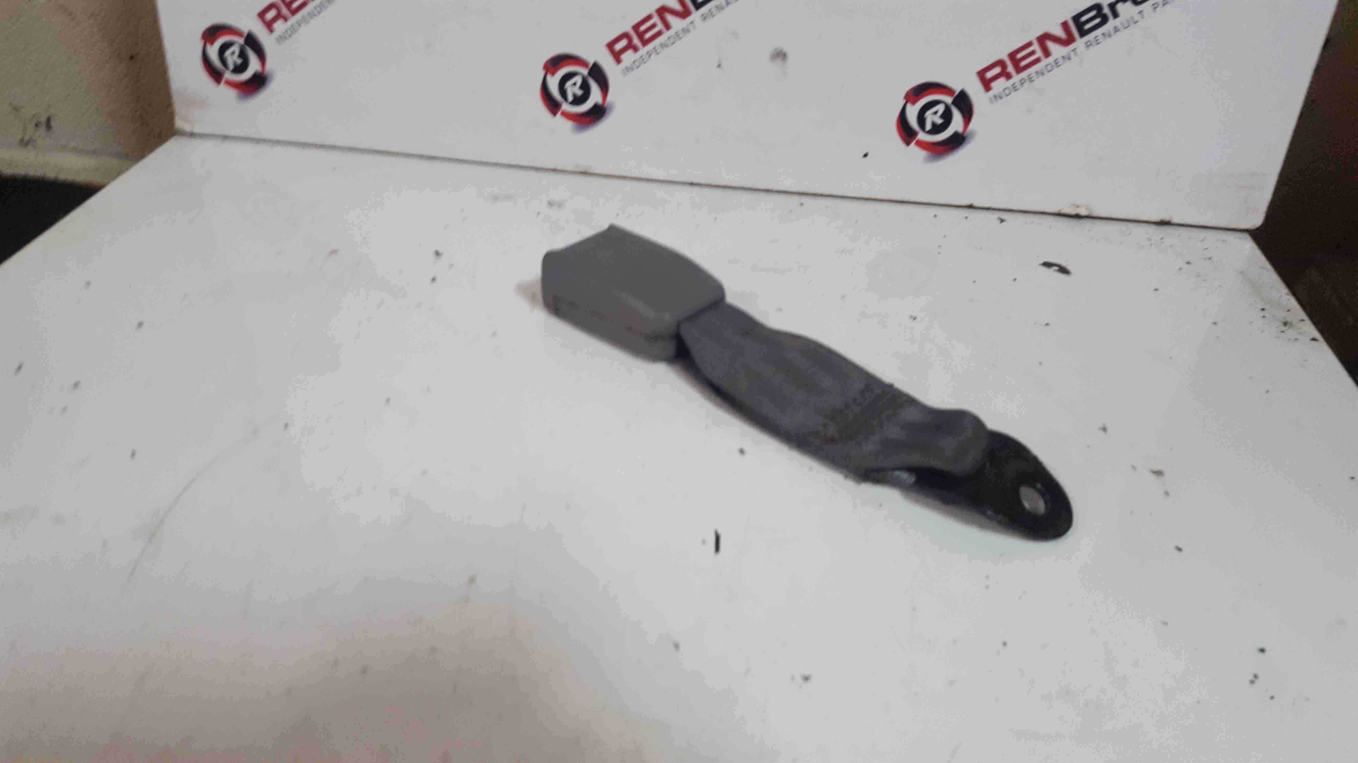 Renault Safrane 1996-2000 Centre Seat Belt Buckle Clip