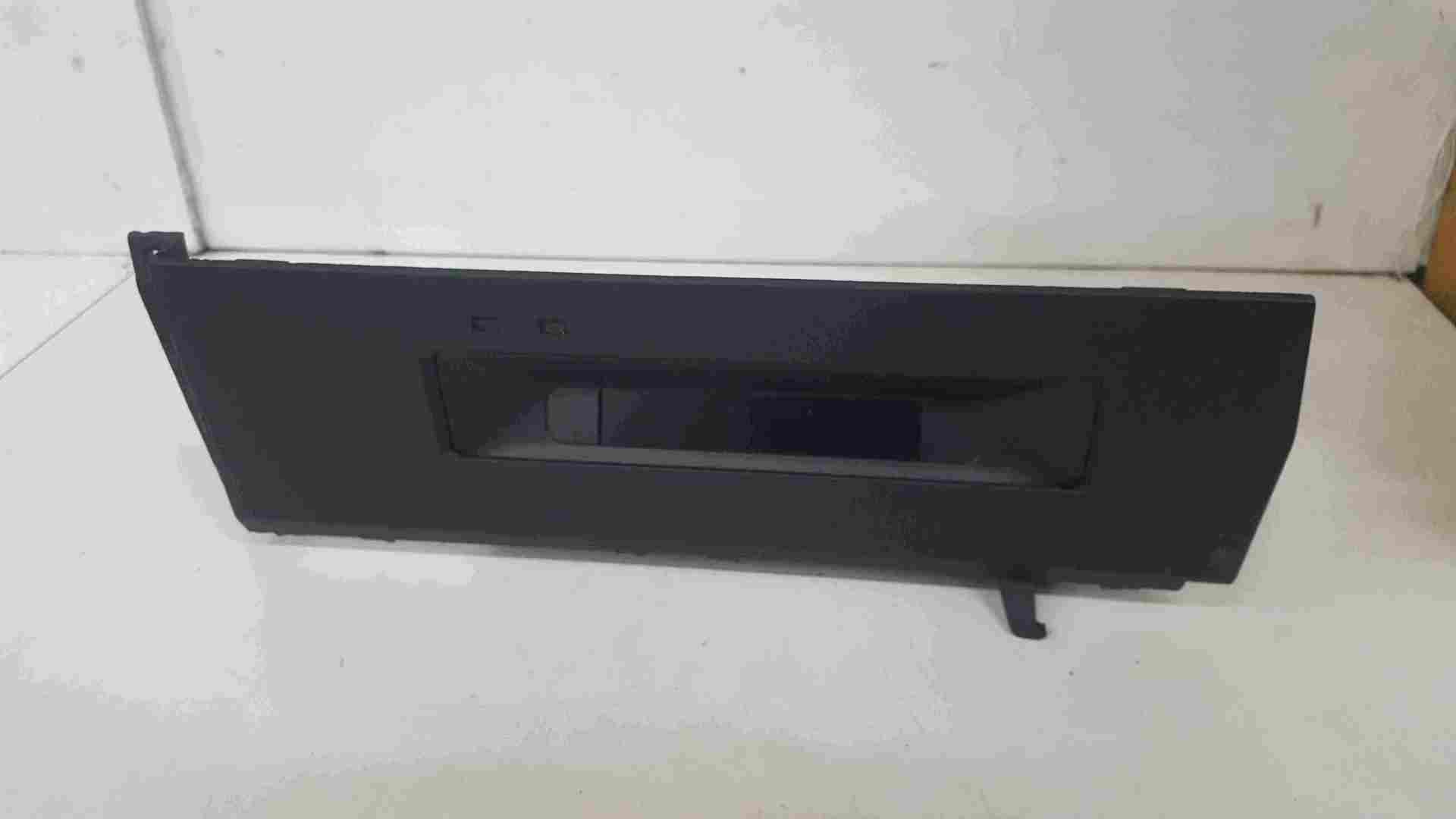 Thumb 3 Renault Safrane 1996-2000 Display Clock 7700413526