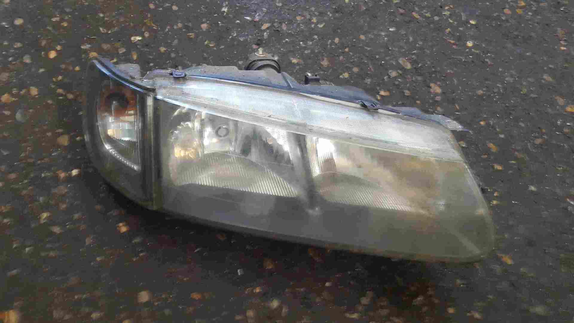 Renault Safrane 1996-2000 Drivers OSF Front Headlight