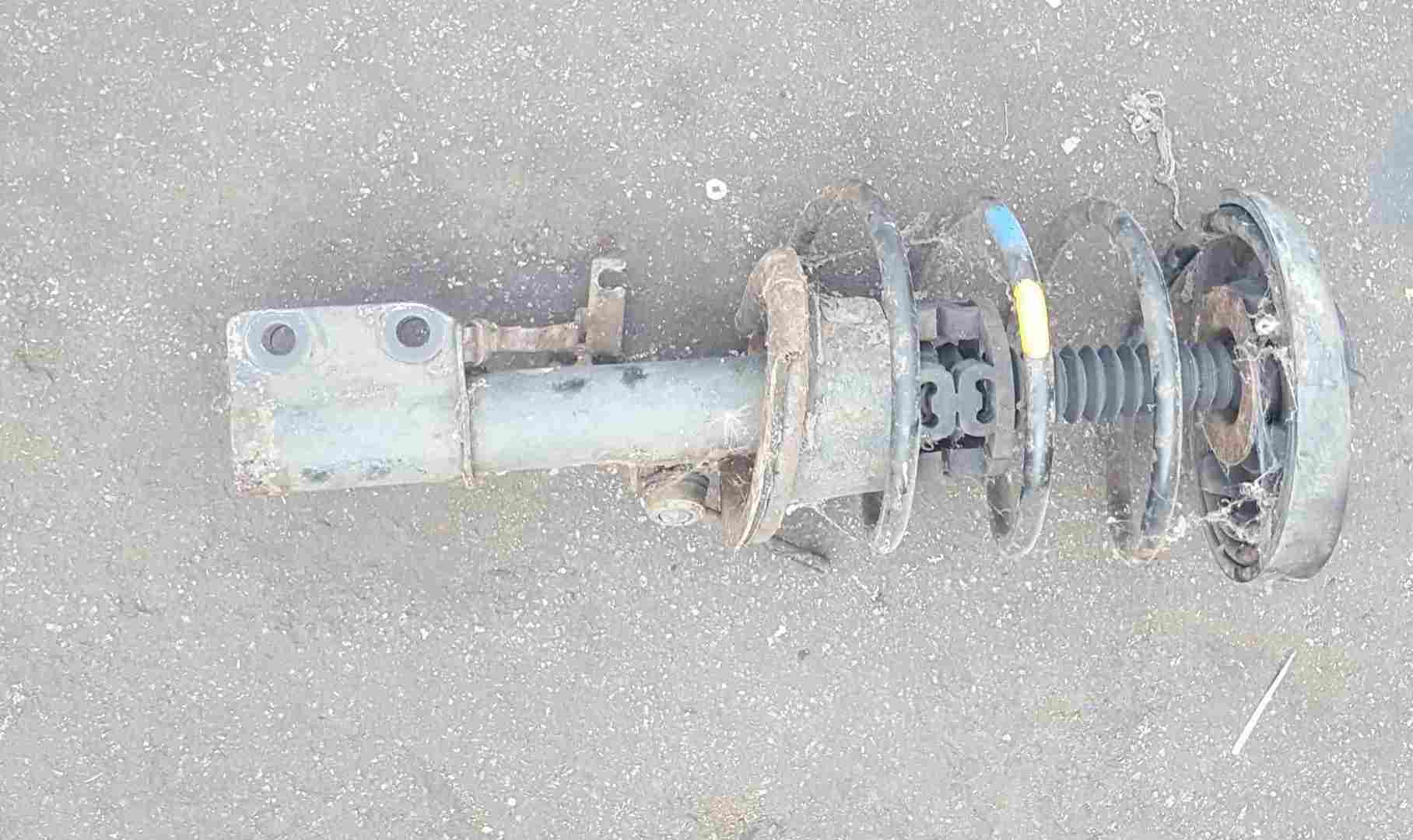 Renault Safrane 1996-2000 Drivers OSF Front Spring Strut Leg
