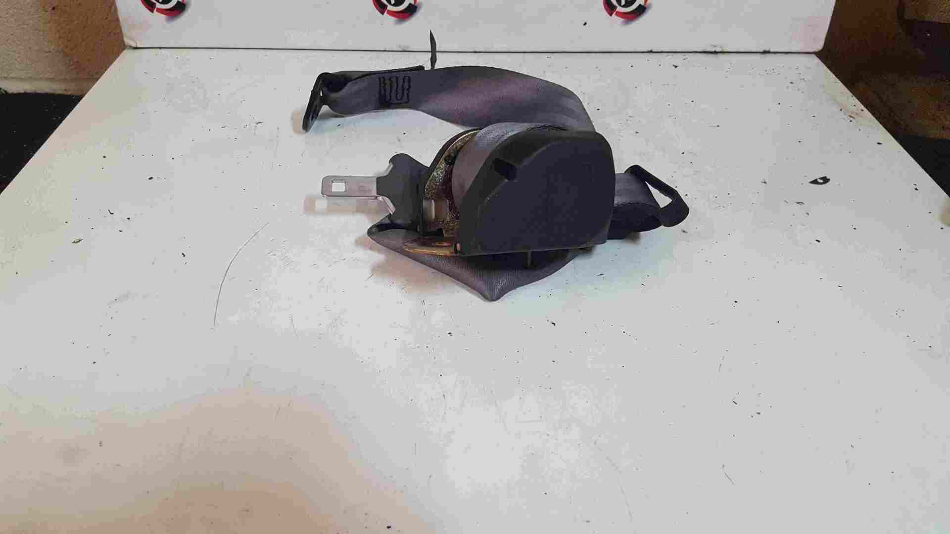 Thumb 2 Renault Safrane 1996-2000 Drivers OSR Rear Seat Belt