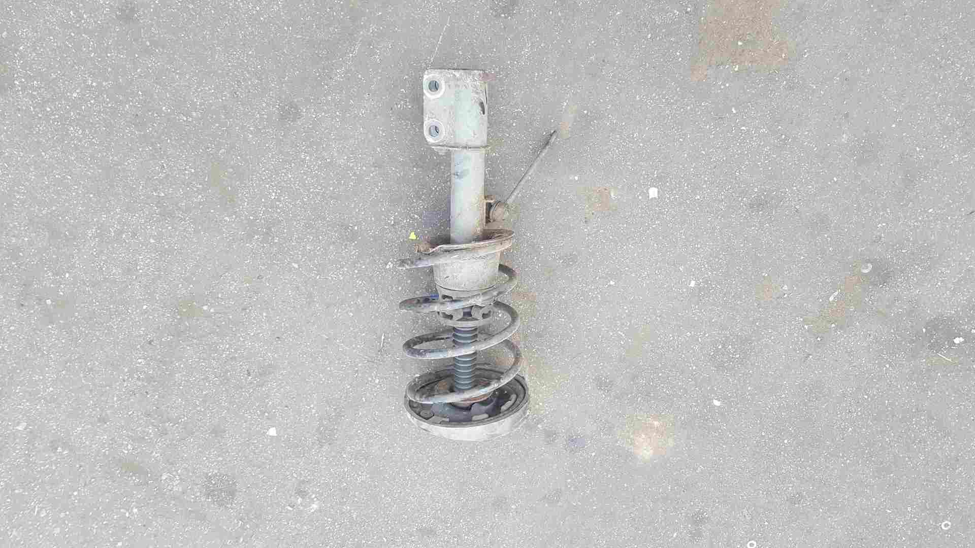 Thumb 3 Renault Safrane 1996-2000 Passenger NSF Front Spring Strut Leg