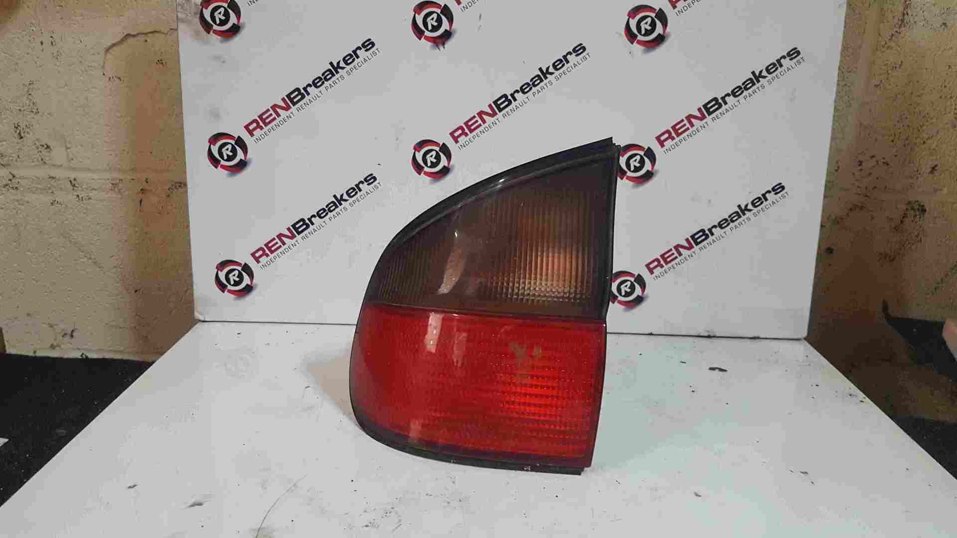 Renault Safrane 1996-2000 Passenger NSR Rear Light
