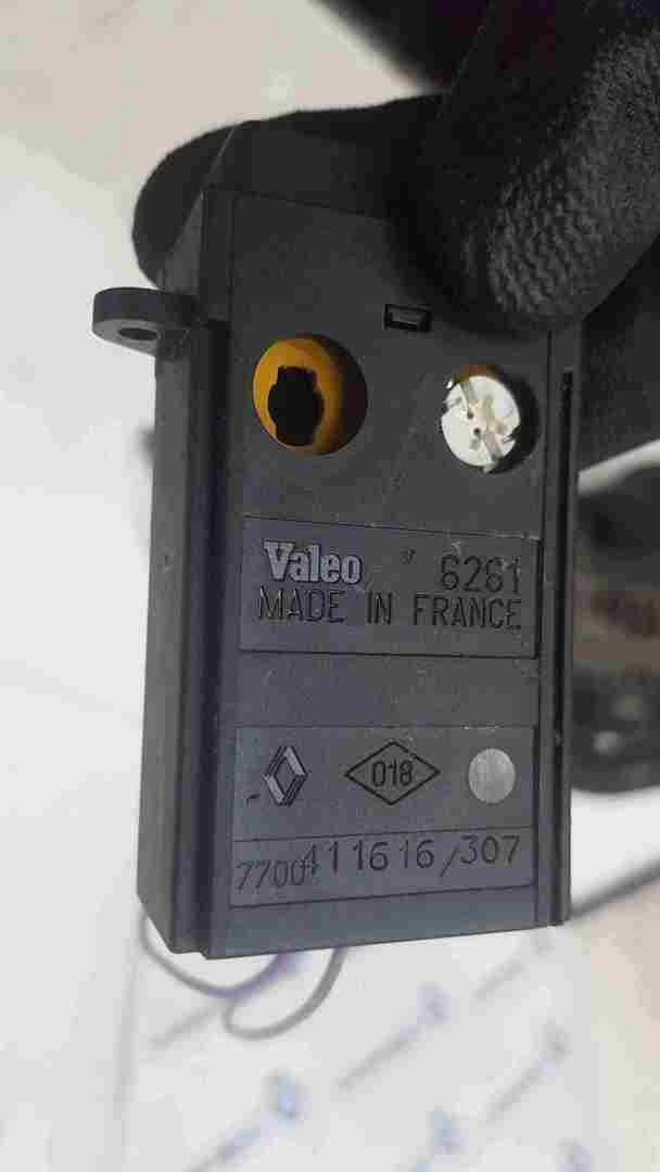 Thumb 2 Renault Safrane 1996-2000 Snowflake Button Switch 7700411616