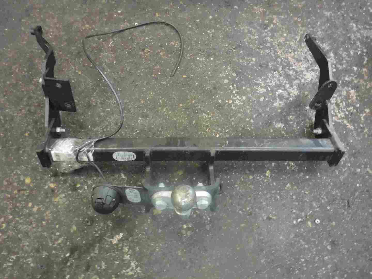 Renault Scenic 1997-1999 Rear Tow Bar Complete