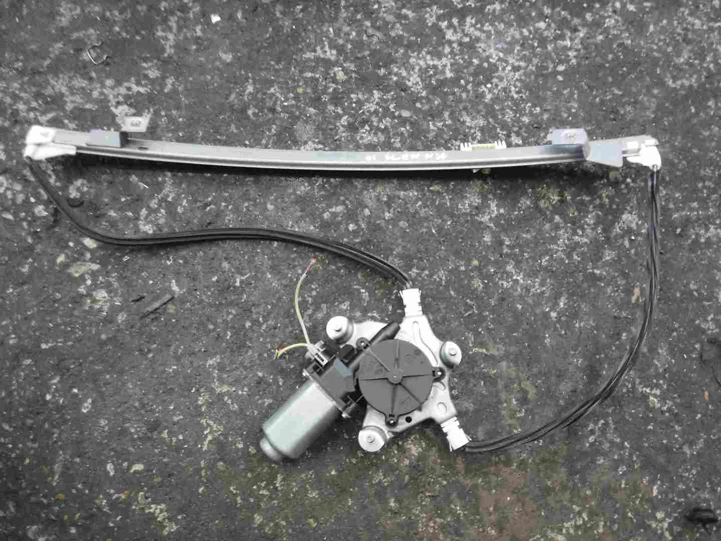 Renault Scenic 1999-2003 Passenger NSF Front Window Motor Regulator
