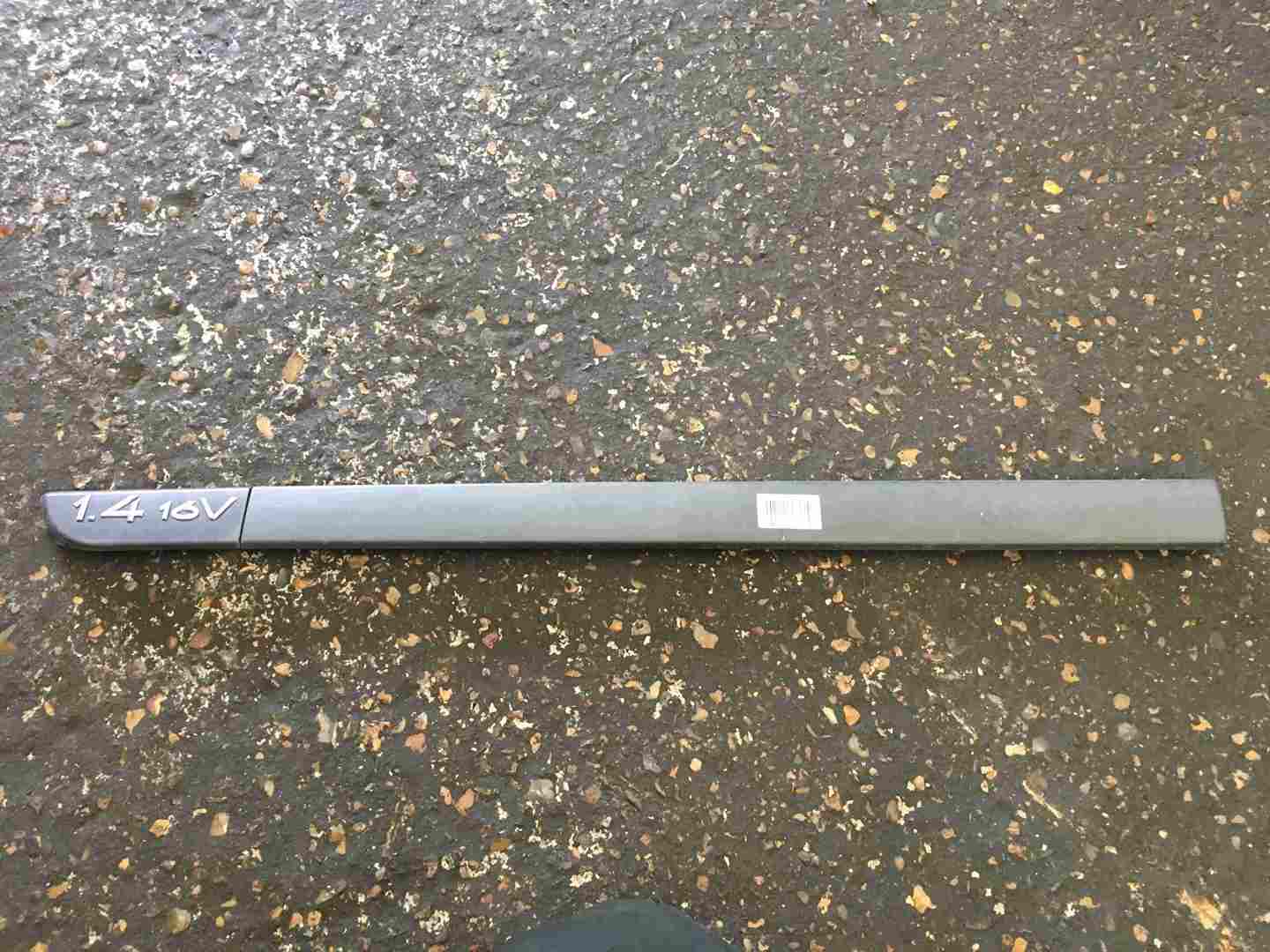 Renault Scenic 2003-2009 1.4 16v Passenger NSF Front Door Moulding Trim