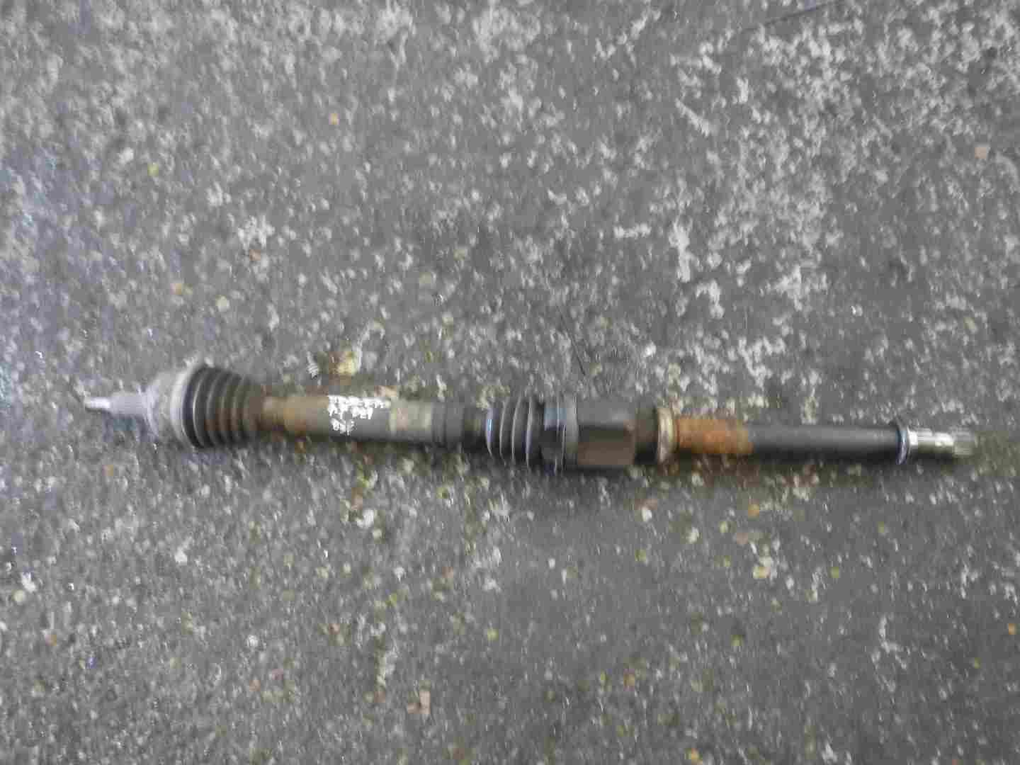 Renault Scenic 2003-2009 1.5 dCi Drivers OSF Front Driveshaft