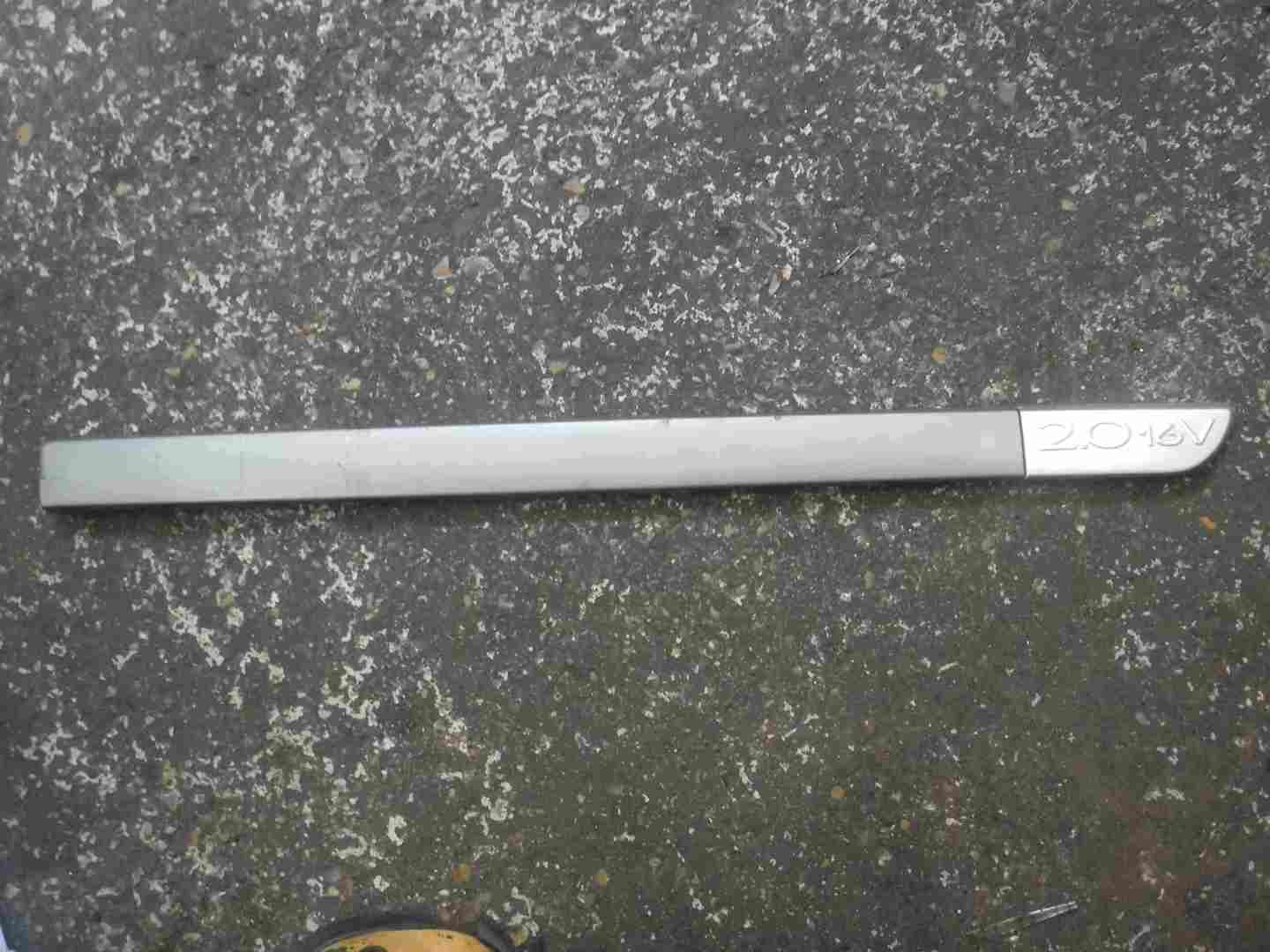 Renault Scenic 2003-2009 2.0 16v Drivers OSF Front Door Moulding Trim 8200136734