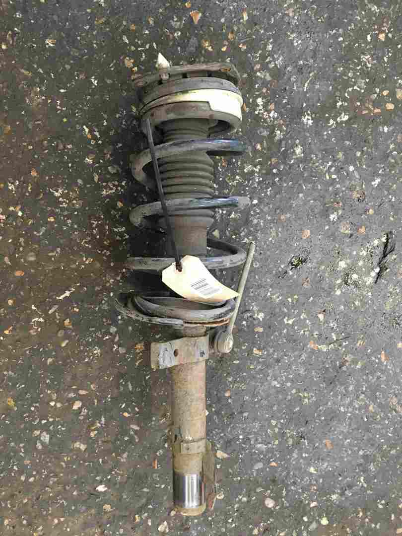 Renault Scenic 2003-2009 2.0 DCi Drivers OSF Front Spring Suspension Leg