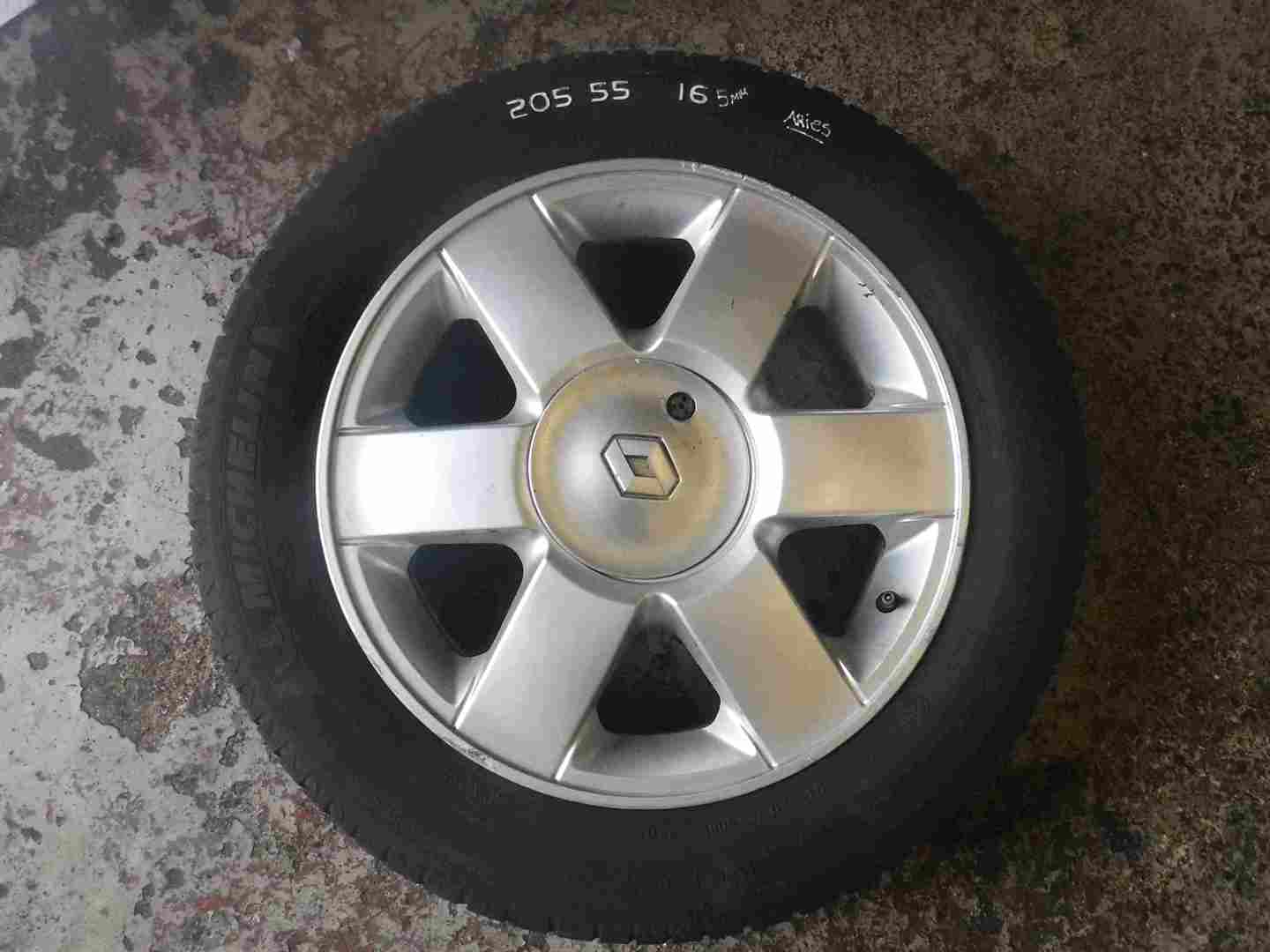 Renault Scenic 2003-2009 Aeries Alloy Wheel + Tyre 205 55 16 5mm