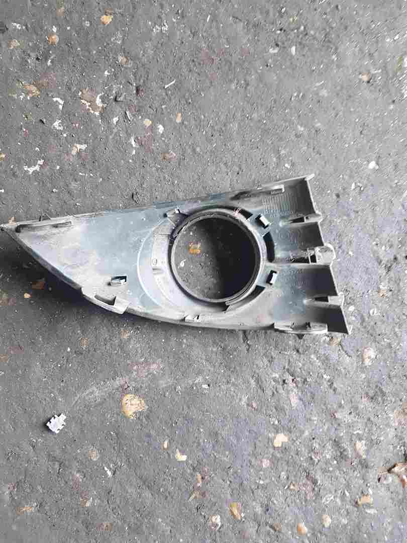 Thumb 7 Renault Scenic 2003-2009 Bumper Grill Insert fog light surrounds