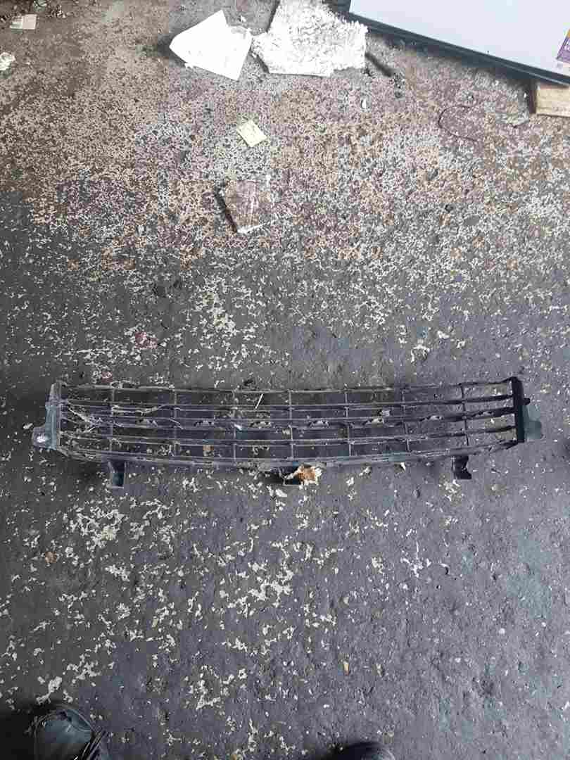 Thumb 8 Renault Scenic 2003-2009 Bumper Grill Insert fog light surrounds