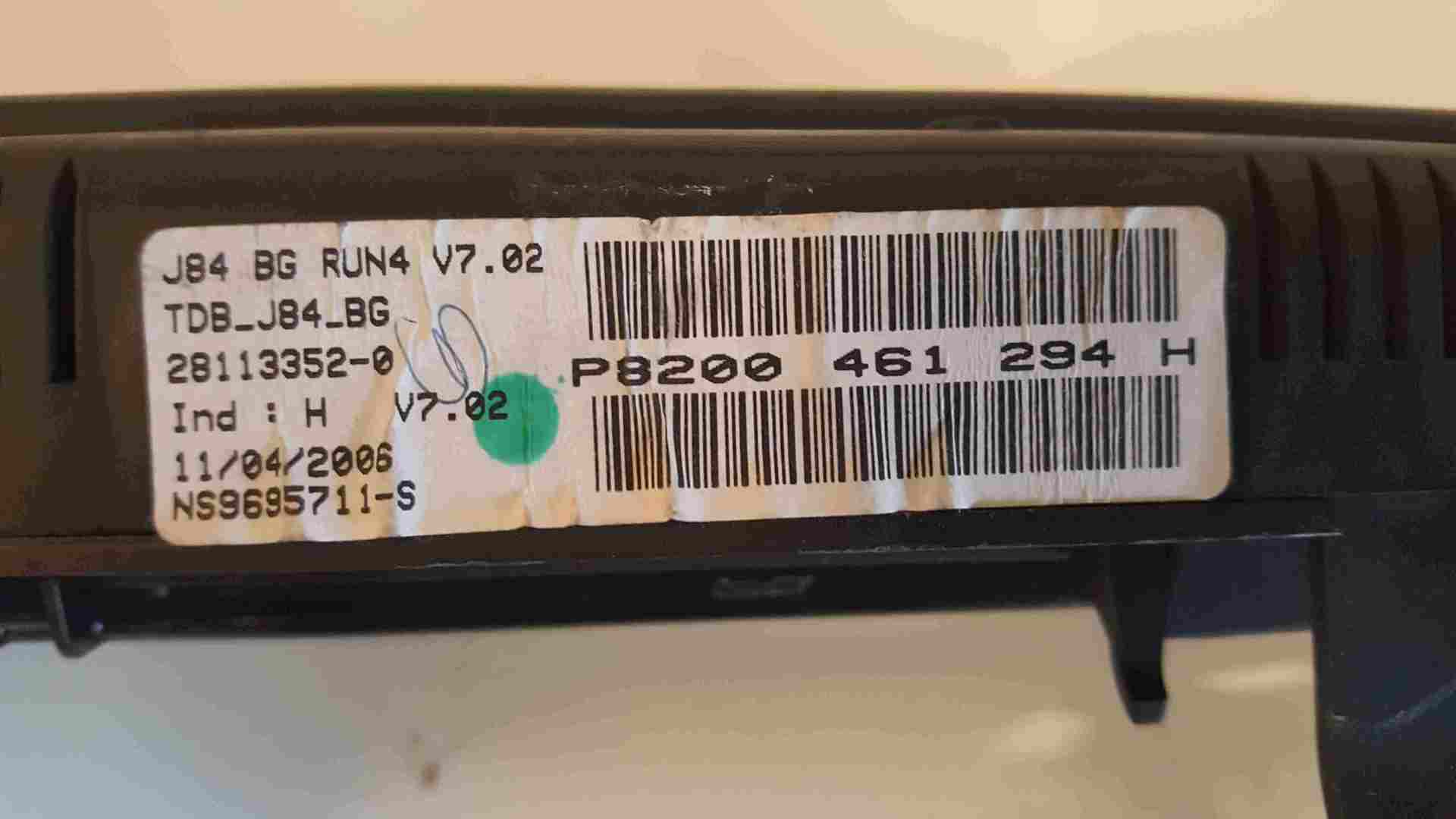 Thumb 2 Renault Scenic 2003-2009 Dashboard Clocks Speedo Radio Panel AUTO 143K