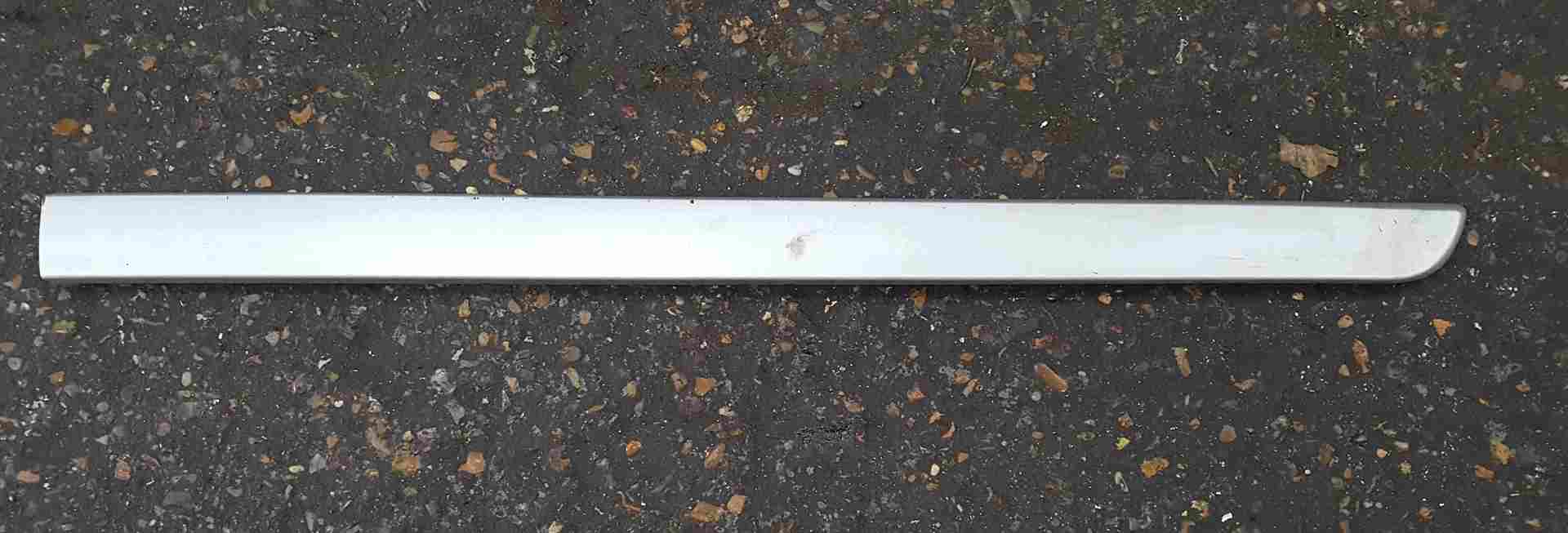 Thumb 4 Renault Scenic 2003-2009 Drivers OSF Front Door Moulding Trim Silver 8200547558