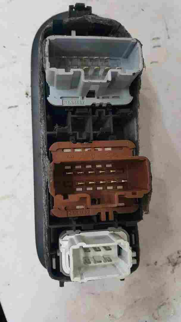 Thumb 3 Renault Scenic 2003-2009 Drivers OSF Front Switches + Panel Brown Grey 