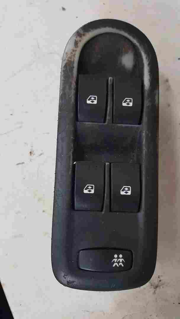 Thumb 4 Renault Scenic 2003-2009 Drivers OSF Front Switches + Panel Brown Grey 